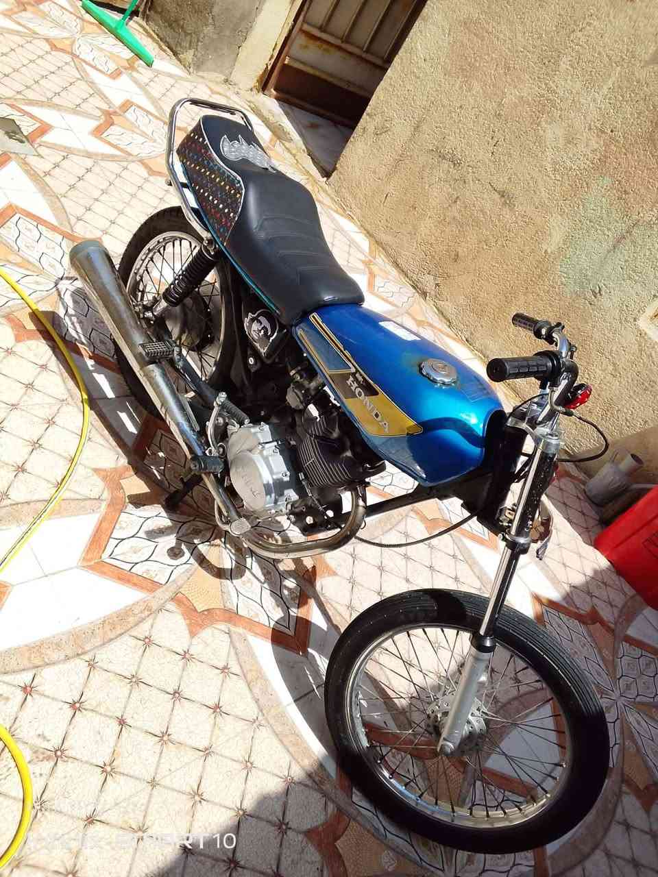 نامه للبيع كلك نضيفه بيه السعر 400 وبيه مجال لطيبين مكاني ناصريه مركز ***********
