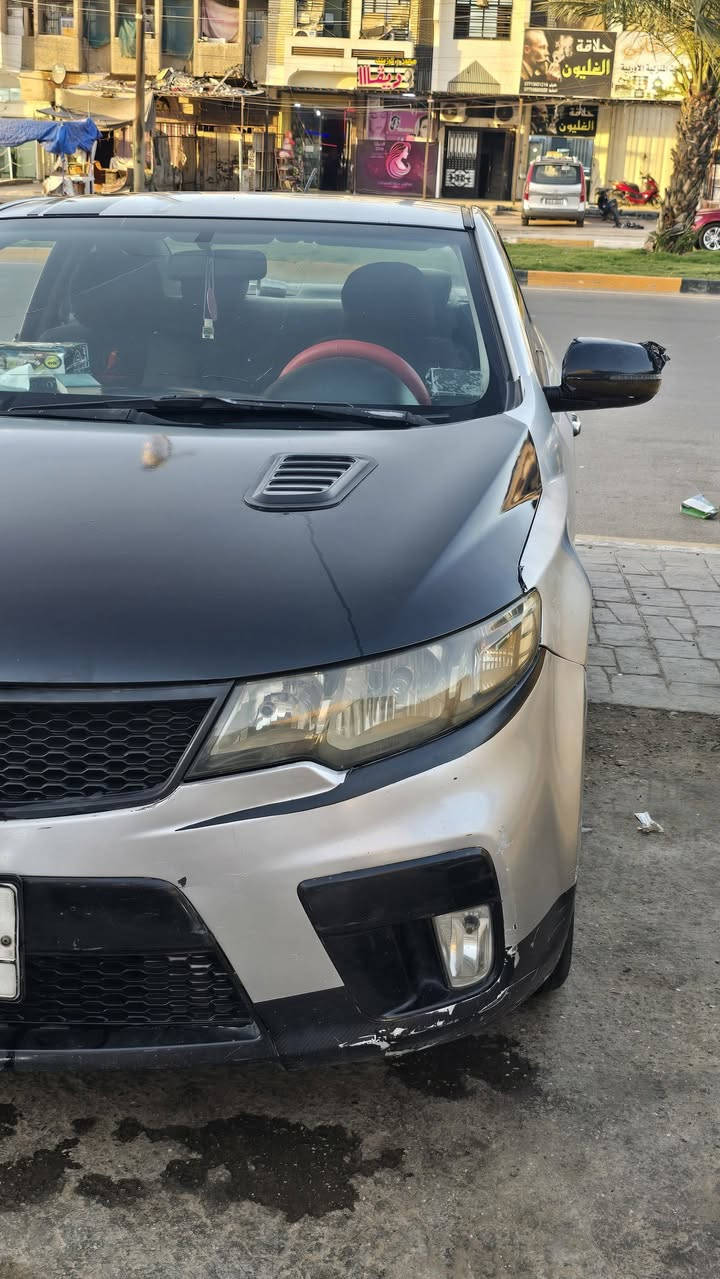 (بيع مستعجل)
فورتي كوبي موديل 2012 محرك 2000 دوش 
امريكية بيها جاملغ الامامي 
رقمها بغداد باسمي 
مواصفات عادية .. تحكم جهتين اشاير بالمري 
شاشة 
السيارة خير من الله تبريد محرك كير 
سعرها 67 ورقة وبيها مجال 
مكانها بغداد الشعب 
رقم التليفون 
***********
