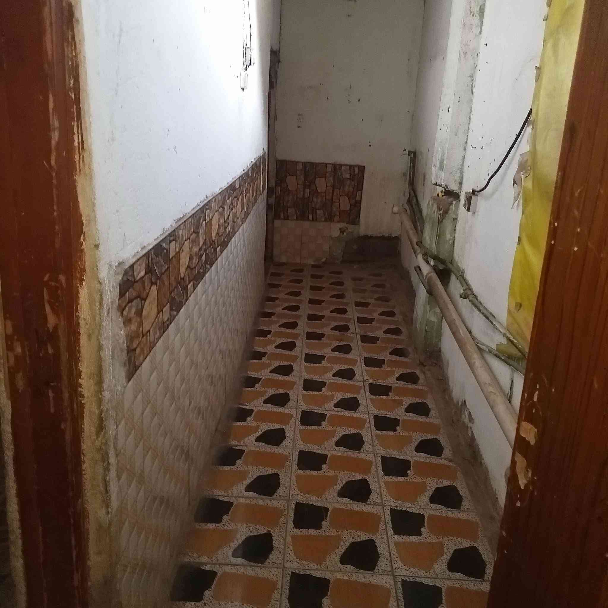 شقه للايجار في حي العسكري غرفتين وصاله ومطبخ وحمامات داخليه وماطور كامل وتانكي مال ماي للاتصال علا هاذا الرقم  ***********
