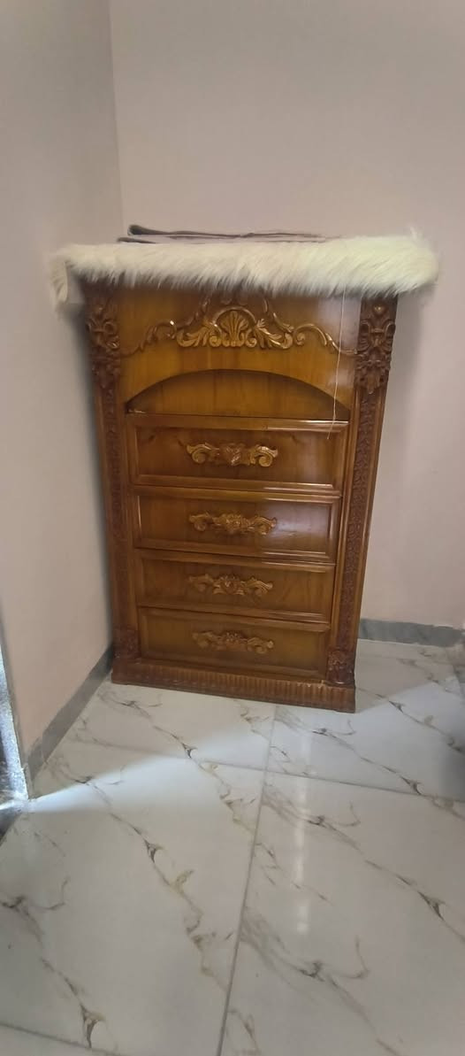 غرفة نوم للبيع مستعملة ونظيفة خشب عراقي سعرها مليون وربع مكاني موصل ايمن 
*********** واتساب
*********** واتساب
