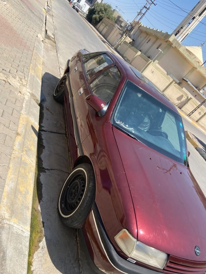 السلام عليكم اخوان فكتره موديل1992محرك20كير محرك بل شرط السياره معمره وجاهزه مال جناي ترايك للبصره غرفتها حلوه السياره تأخذها ربع متصرف عليها الله يشهد سياره حيل حيل حلوه رقم كركوك مشروع وطني الماني سنويه لل31ابنهايته فتحه سقف أبواب صاج دفتر بانزين بس تستلمه سعر35 ال شراي يتصل ***********
