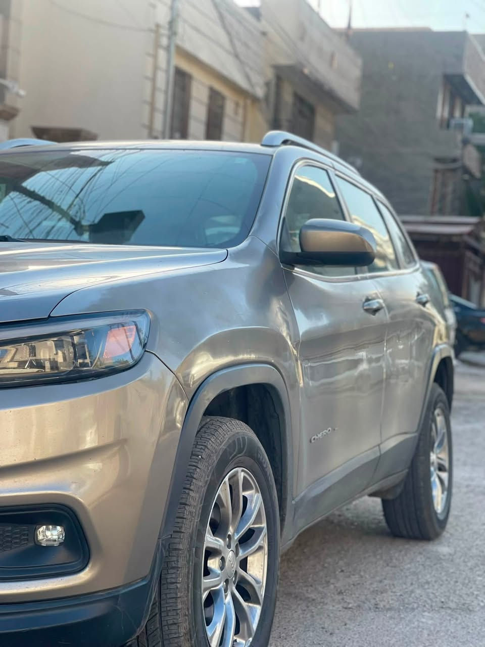 السلام عليكم جيب شيروكي بزون ٢٠١٩فول مواصفات بانوراما بصمة فورويل صندوك كهرباء شاشة وكامرة محرك ٦سلندر بدون ايرباك بغداد بسمي فول لد نهاري ترحيب كشنات جلد وكهرباء وتتفأ وتبريد حادثه جاملغ امامي وموجودة صورالحادث بيع اومراوس عارضه ١٤٣ورقة الله شاهد ماخذه ٢٠٥اوراق   ه. ***********
