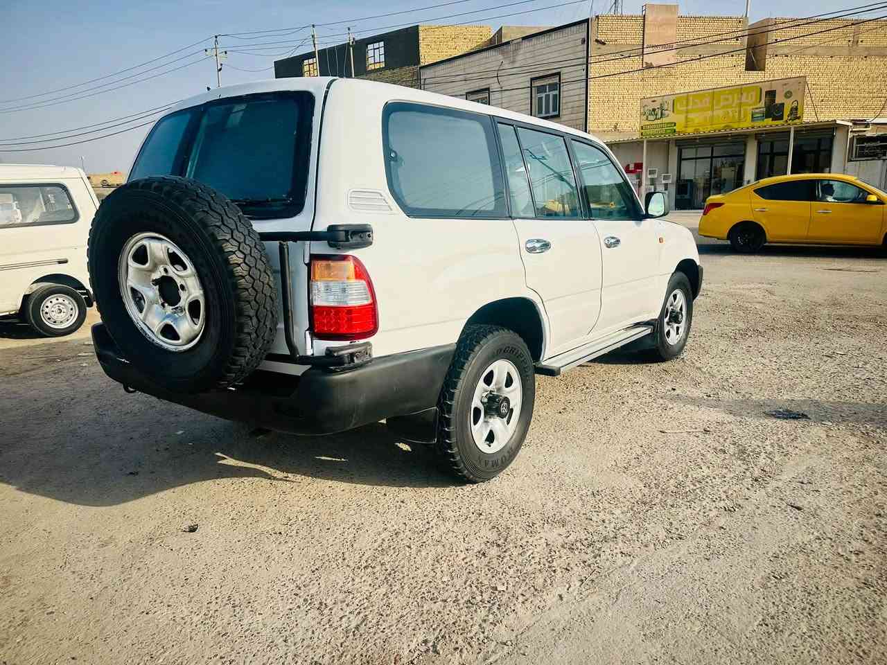 سلام عليكم البيع او المراوس الاندكروز مونيكا موديل ٢٠٠٤ سلك كير عادي مال مزاد سياره جاهز من كلشي ماعده التبريد كير مكينيه حداديه تخم تاير حجري عوزهه ملاحظة بصيطه سعرهه ١٠٠ ورقه مكان السياره السماوه مركز المدينه اي استفسار انتصل ***********
