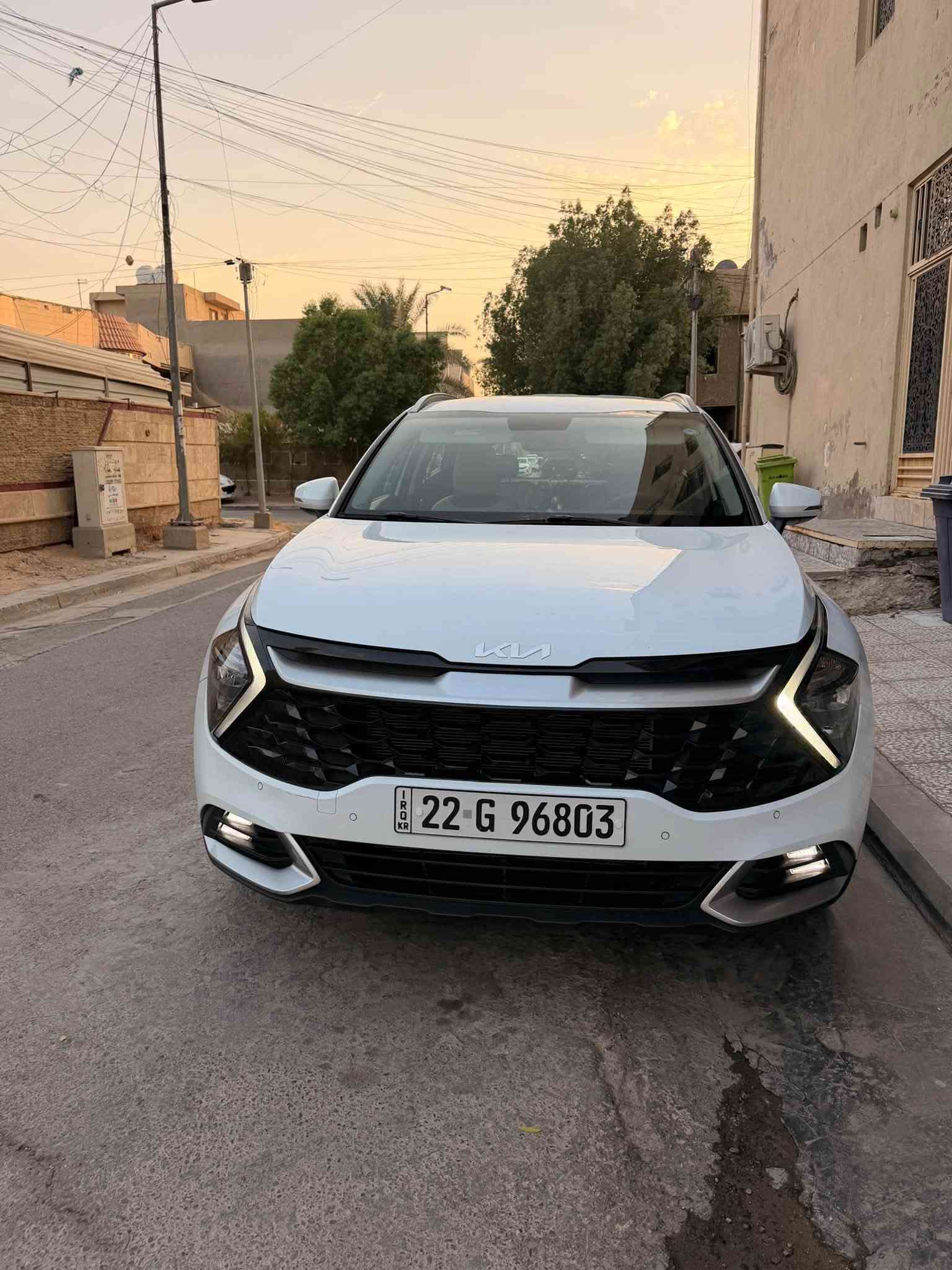 السلام عليكم
بيع فقط فقط ⚠️
كيا سبورتاج نيم  رقم اربيل تحويل او وكالة  ماشيه 30 الف   موديل 2024 فول عده لبانوراما لون ابيض مكفوله صبغ بارد تكحيل رصعات حالوب ⚠️  السعر 198 ورقه قفل قفل 
               المواصفات       
🔵 بصمه 
🔵تشغيل عن بعد 
🔵كراسي كهرباء 
🔵 تدفئة ستيرن وكراسي 
🔵 صندوك كهرباء 
🔵 ويل حجم 19 
🔵 حجم المحرك 2000 دوش 
🔵 حساس امامي خلفي 
🔵 تحكمات وشاشه وئوامر صوتيه 
السياره جديده جدا وع وضع الشركه جاهز مكاني بغداد زيونه رقمي ***********

