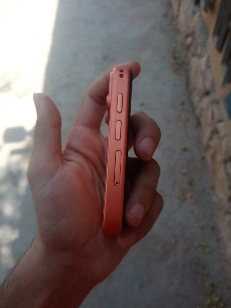 يالله جهاز ايفون للبيع ذاكره 512 حيل نظيف رايده 150 وبيه مجال
***********

