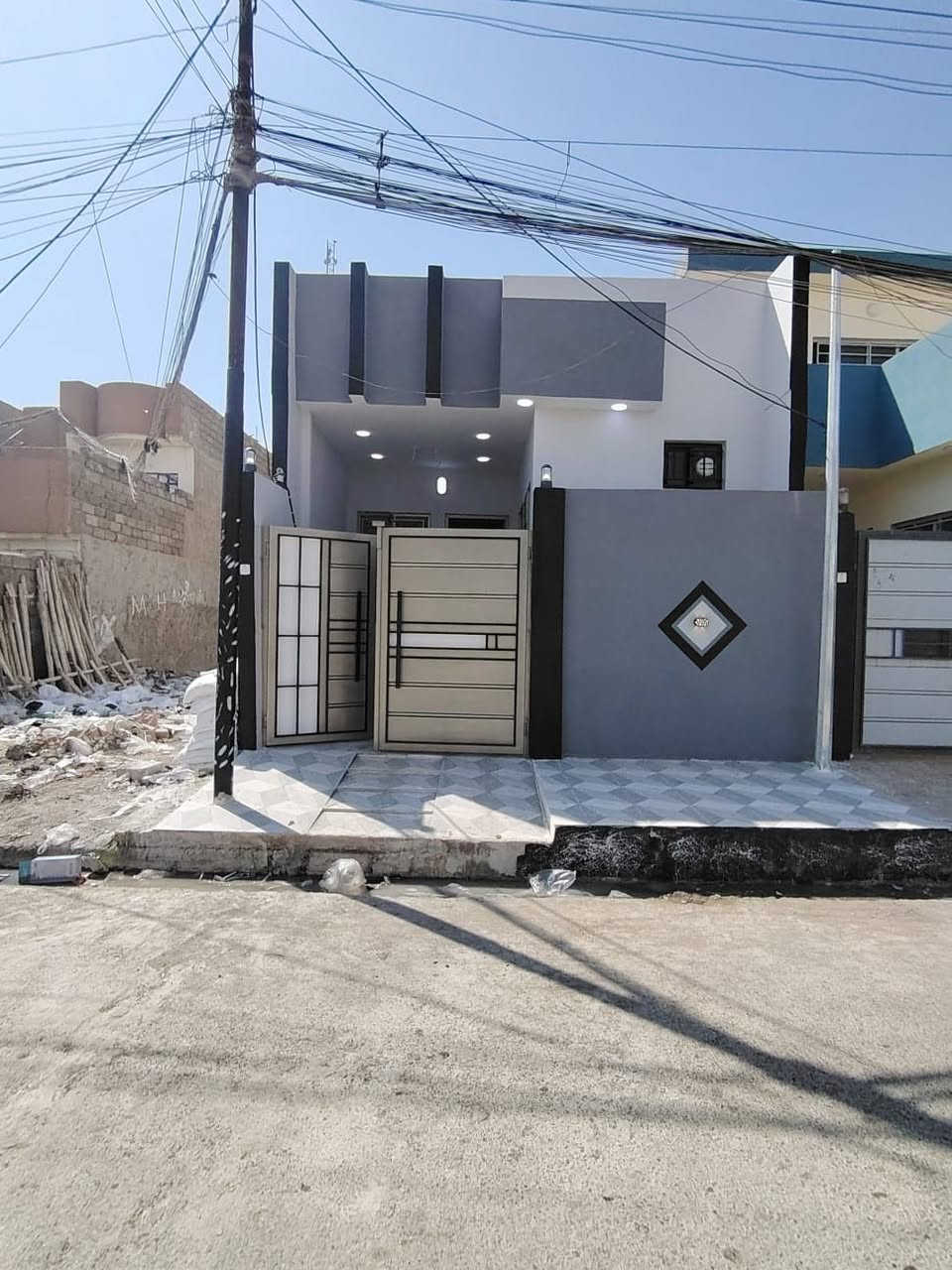 دار للايجار مساحه 110 متر👉
موصل حي الانتصار شارع 30 قرب مدرسه الشهيد وليد 

يتكون الدار من غرفتين نوم 💤 وهول وستقبال ومطبخ وصحيات وبيتونه 

الدار زيرو مامسكون  

بدل الايجار 250 الف للاستفسار الاتصال على الارقام التالية 

***********

***********
