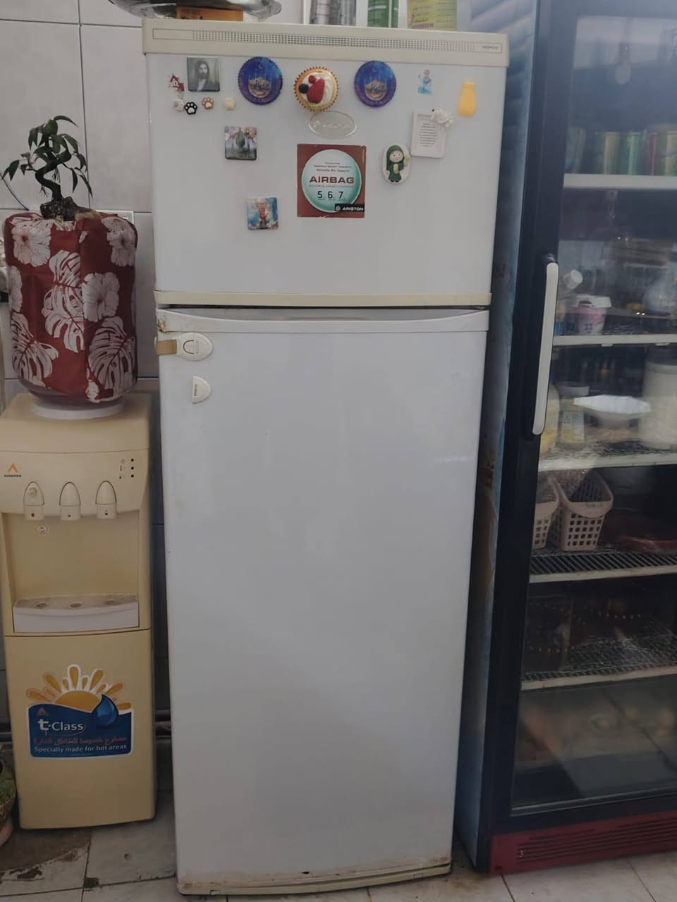 اغراض  بيت للبيع مكان حي الجهاد الرفاق مستعجله عالبيعه للتواصل خاص فقط *********** غير متواجدين بالتعاليق

