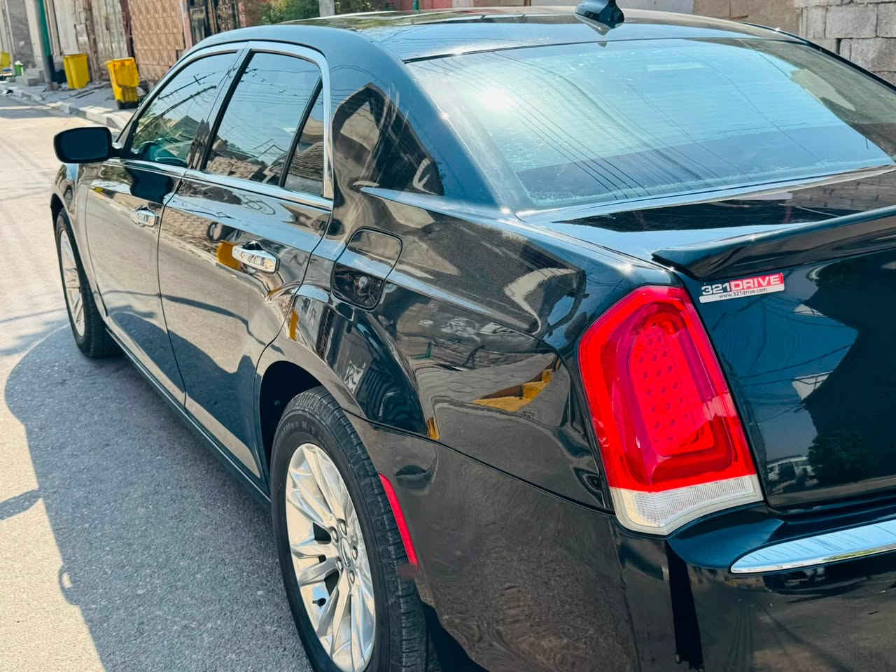 أوباما  لون اسود١٥ وارد امريكي  فول مواصفات كفاله عامه من التبديل والصبغ ماعدا بارد بالبنيد بالبدايه  والباقي كفاله مكينه كير تبريد خير من الله رقم بصره  انكليزي تو ويل 
السعر ١٩٥ وبيها مجال قليل 
*********** شراي خابر وبالخدمه

