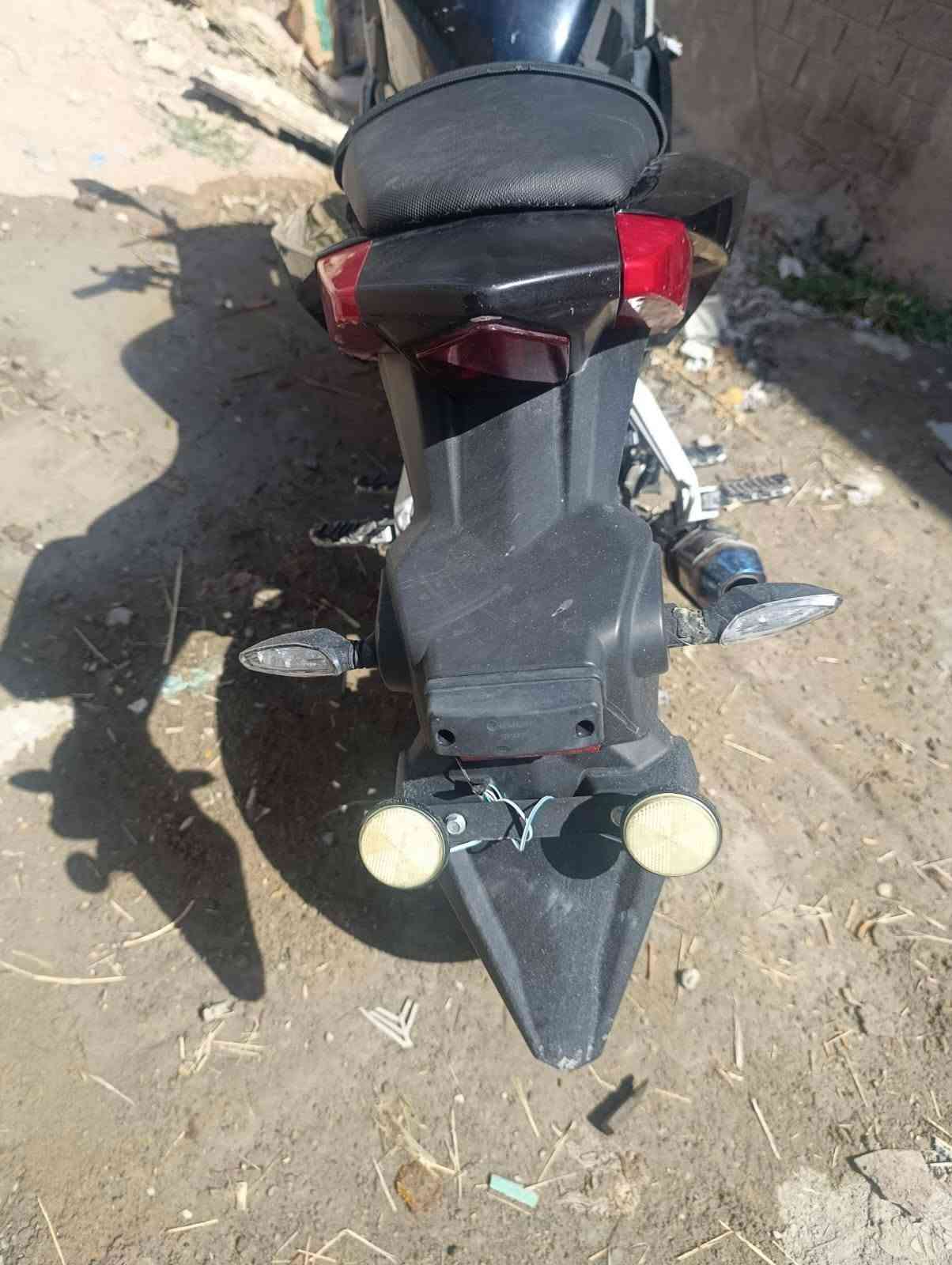 دراجه RR200 كفاله عامه كفاله عامه بسعر مناسب مال مستعجل
سويجات ثنين
بصمات ثنين تشغيل عن بعد
صالنصه رياضي
بس عدي اشاره وحده مكسوره بس تشتغل 
السعر ب مليون 500 وبيها مجال

*********** واتساب واتصال
مكاني بغداد
 قرب الجزيره السياحية
