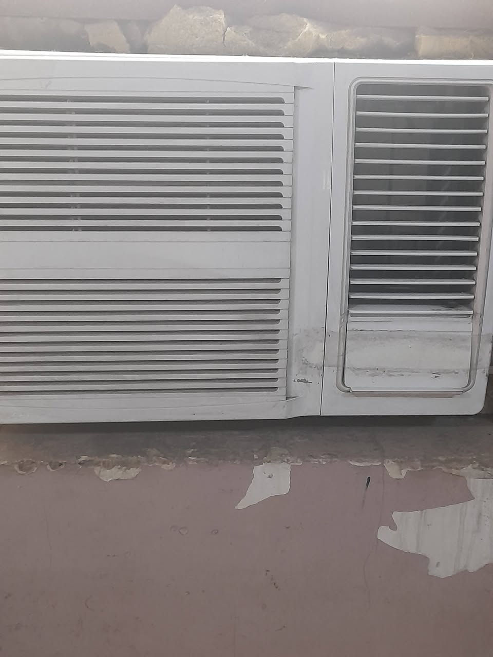 السلام عليكم مكيف للبيع نوعه كرفت أخو الجديد السعر 250في حي العامل في بغداد الرقم ***********
