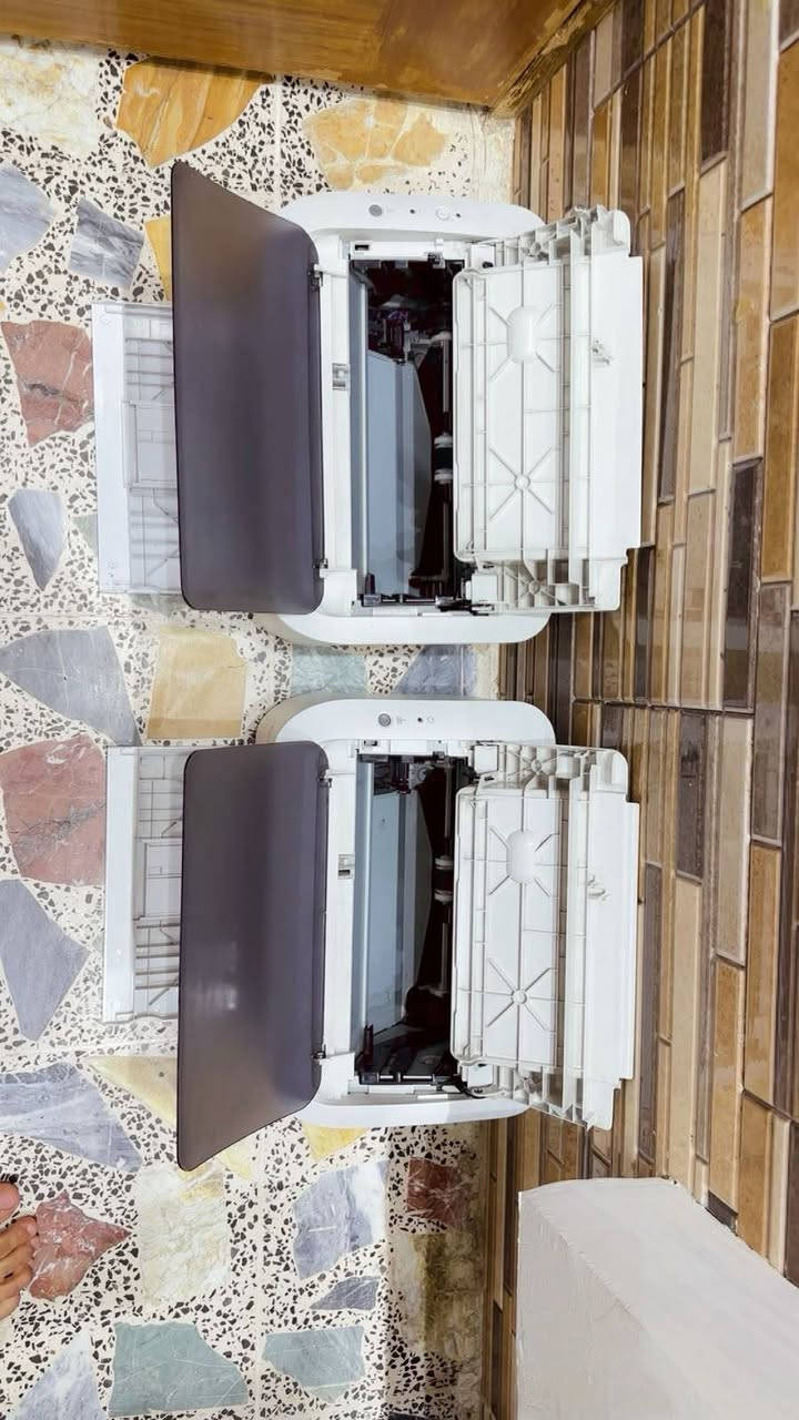 طابعتين كانون LBP6030 وحده بيها وايفاي والثانيه ما بيها الكاترج باودر سعره 10 الف يطبع 2000 نسخه سعره ٨ الف وتطبع 20 نسخه بل دقيقه تطبع من الموبايل والحاسبه نظيفه مال بيت
***********
بغداد الشعب

