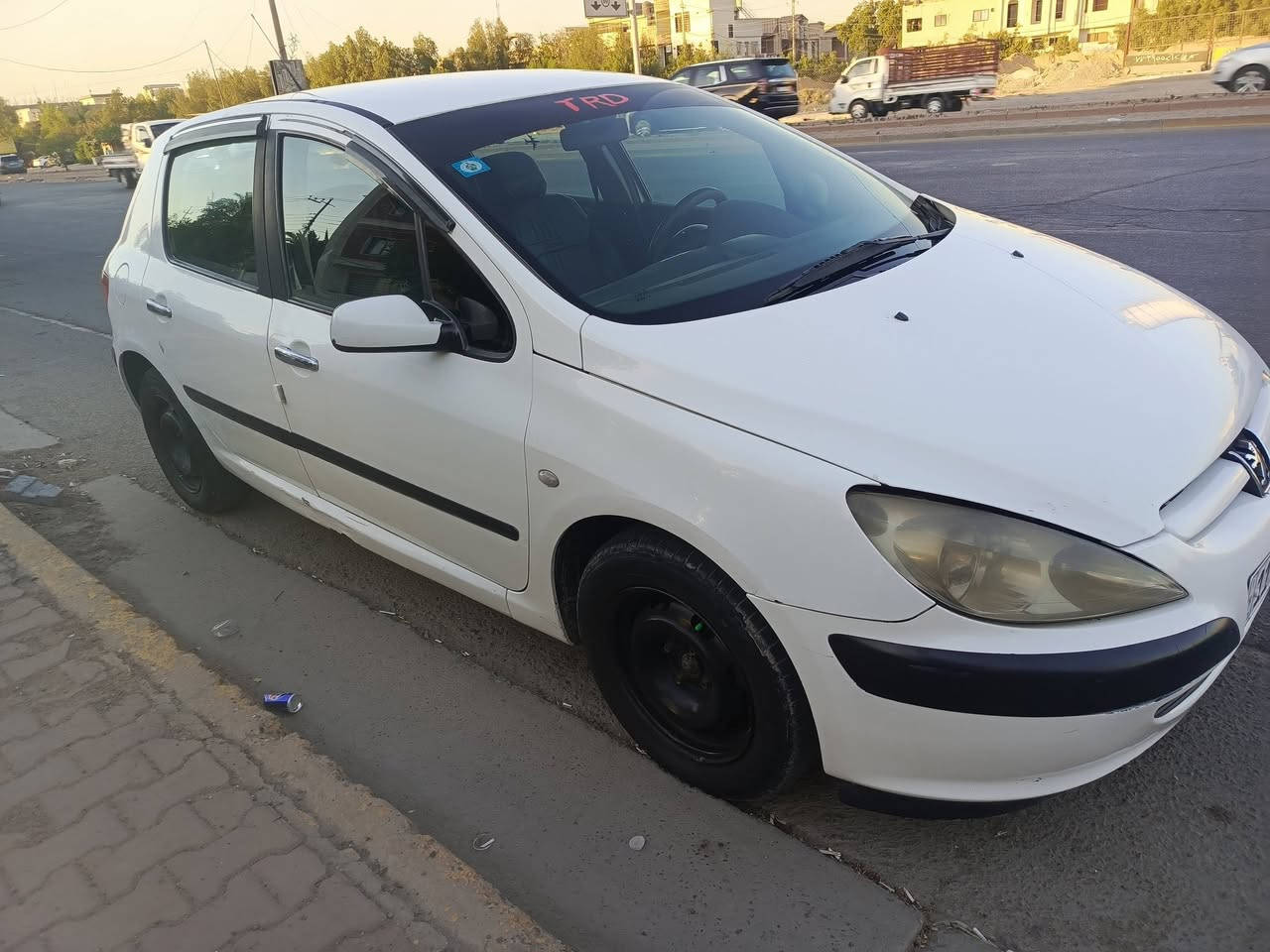 سلام عليكم
بيجو 307 فرنسي 
موديل 2005
محرك 1600
تبريد شغال صدر جديد 
بسمي السياره مكانها بغداد الكماليه
السعر 50 وبيها مجال  
***********
