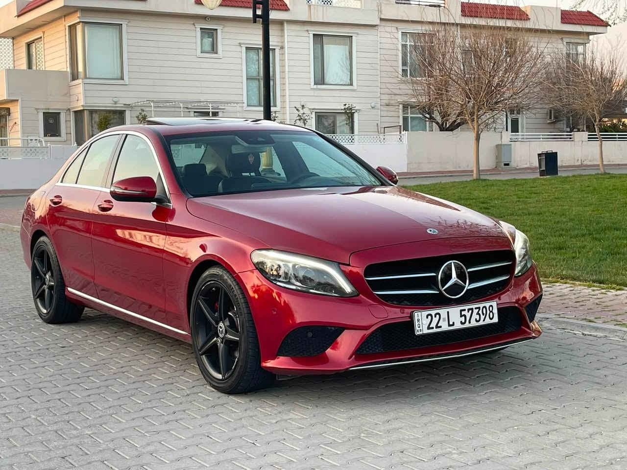 السلام عليكم … للبيع او مراوس برقم شمالي فقط مارسيدس c300 وارد الماني ضمان دولي موديل ٢٠١٩ كلين تايتل فول مواصفات كشنات جلد و قماش كهرباء و تدفئة سلايد حساس امامي خلفي رادات امامي و خلفي و جانبي و نقطة عمياء و تحديد مسار شاشة جبيرة و دبل ماوس و صندوق كهرباء لايت LED ملتي بيم ماشية ٥٥ الف مكفولة من كلشي عدا اصبعين pdr بالحافة مال اللبنيد و راس الجاملغ السكن كير محرك بشرط السيارة جاهز من كلشي بدون مصرف دينار السعر ٢٥٥ للاستفسار ***********
