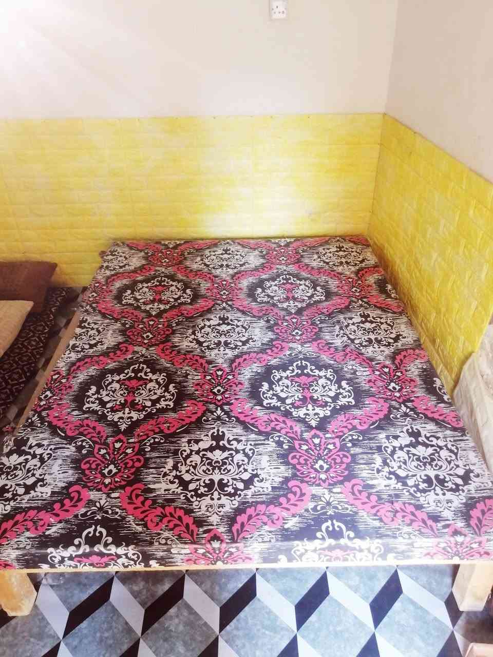 غرفه صاج نضيفه كلش الجربايه درجه أوله الكنتور 6 بيبا. السعر 400 للجناي تفيده درجه اوله. للاتصال. ***********
