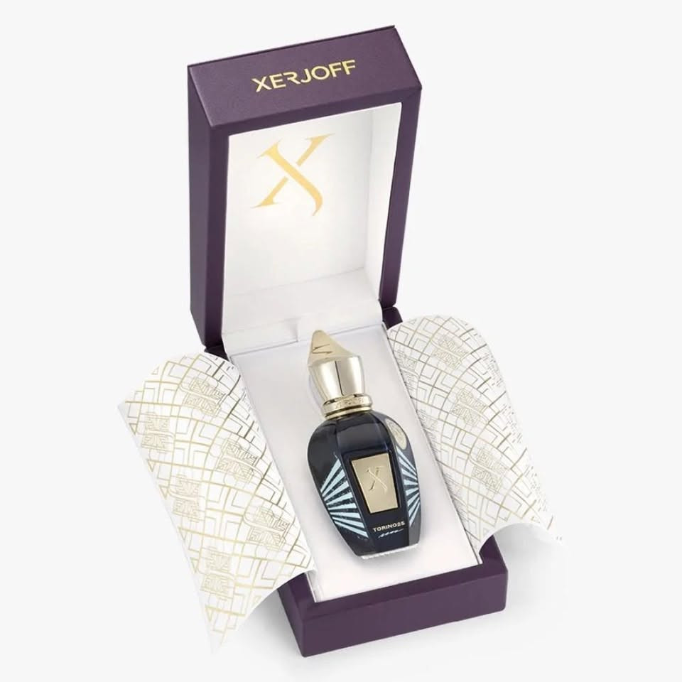 عطر تورينو 25 من زيرجوف 50 ml مستخدم 6ml او اقل عطر رهيب وفخم جداً ختومات الشركة كاملة ،  مينوصف العطر من الجمال لكن احتاج فلوسة ، سعر 250 وبي مجال ، رقم التواصل ***********

نص مكتوب في الصور:
- Torino25 Xerjoff للجنسين زرجوف تورينو 25 ~ زرجوف تورينو 25 Xerjoff XERJOFF الإتفاقات الرئيسية أروماتك الجلود تابلي منعش الحمضيات خشبي مسكي عشبي فاكهي ناعم العنبر البحث عن طريق الأكوردات