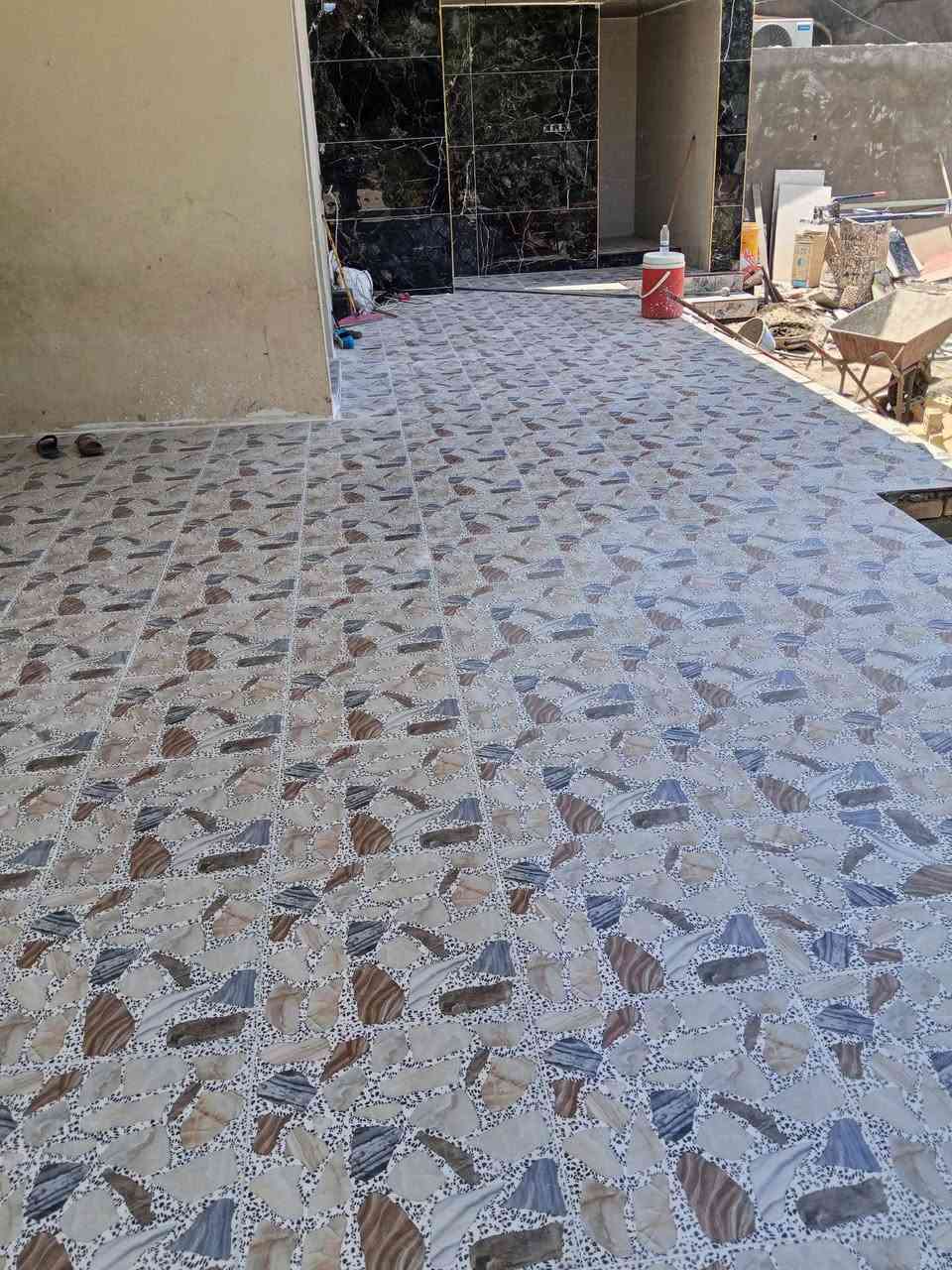 خلفه مصرى لتركيب البورسلين والمرمر والبايات والكاشى والجدران والالواح شغل درجه اولى التزام بالعمل للتواصل *********** مقيم بالسيديه
