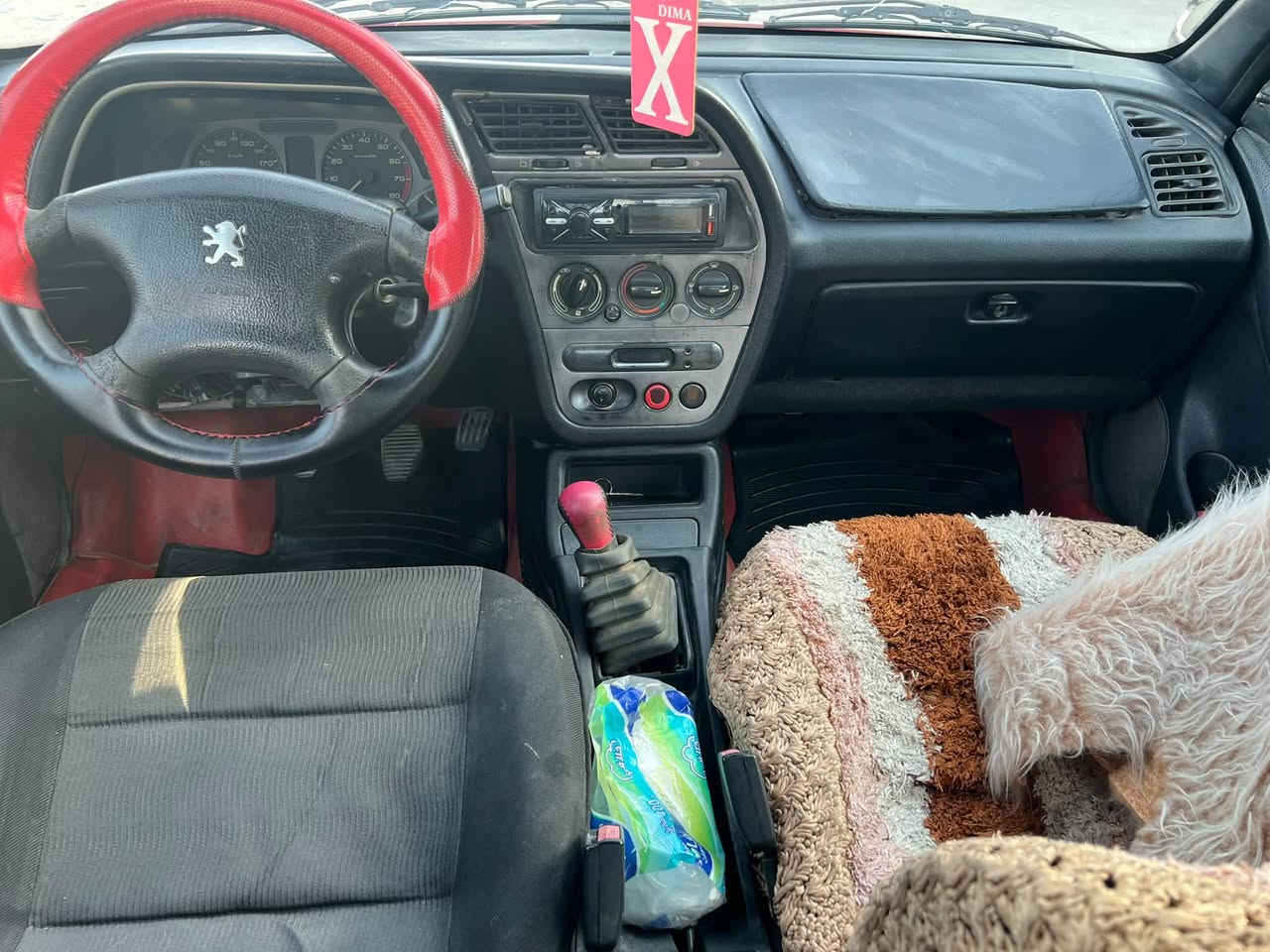 بيجو مديل ٢٠٠٢
سنويه جديده تبريد شغال 
السعر ٣٣
***********

نص مكتوب في الصور:
- DIMA X