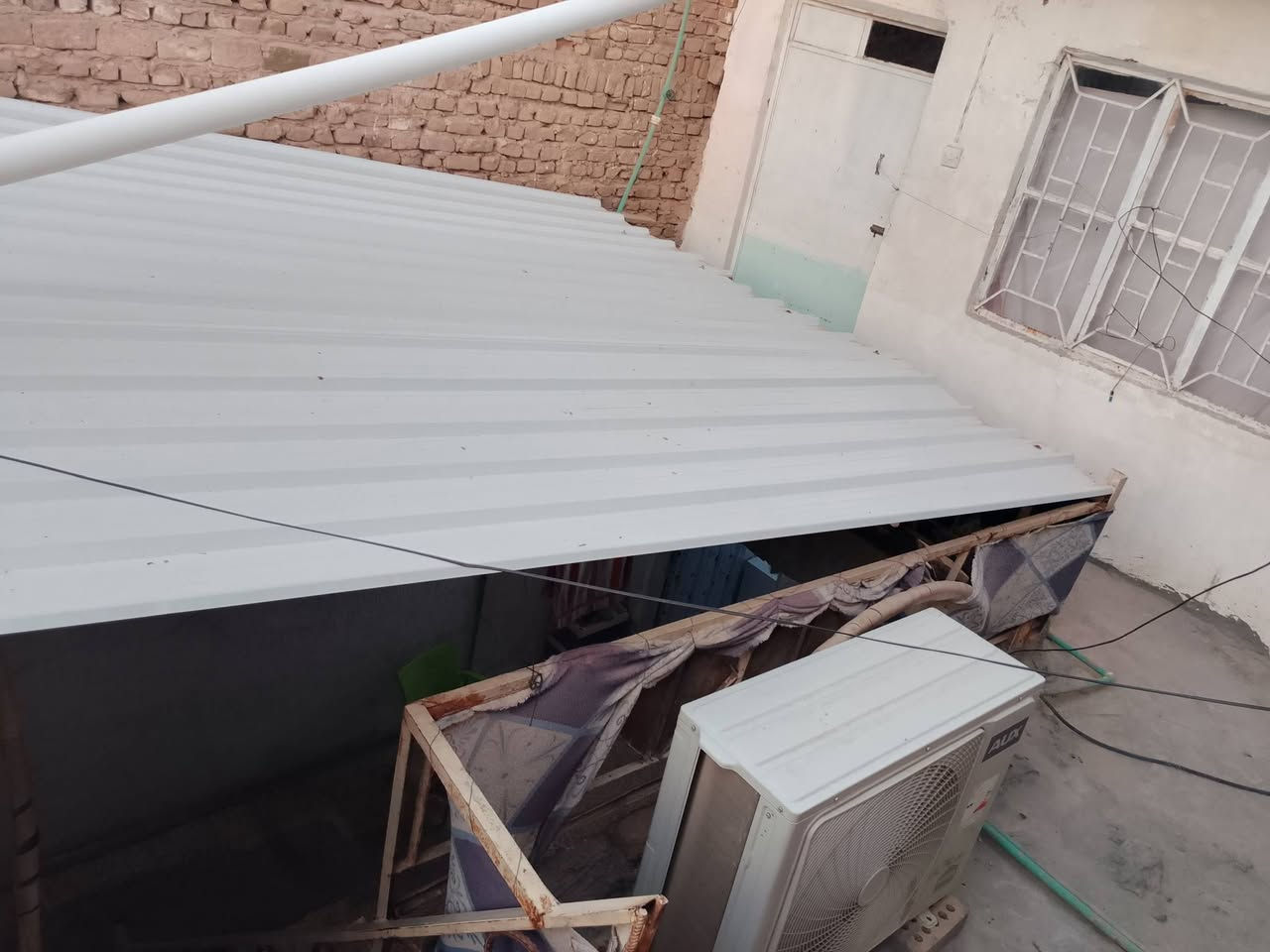 ت 3 جينكو جديد ويا الخشب الي سانداته الطول 5 متر القطعه للبيع مكان كوفه السعر 150 وبيهن مجال موبايل ***********
