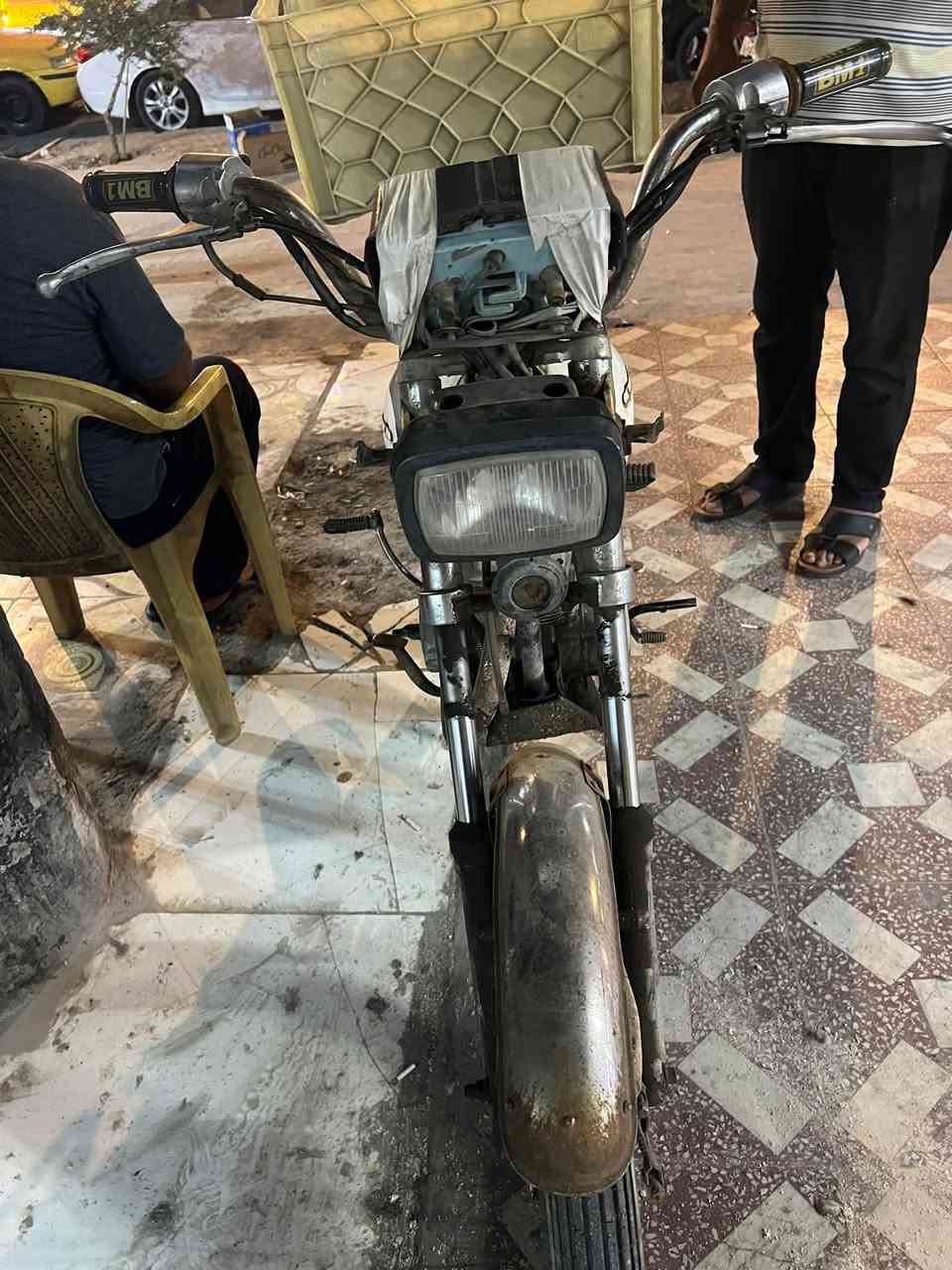 دراجه ارشا لبيع موديل 20 دراجه حلوه ونظيفه دراجه اوارق اصليه بيها علما ان دراجه مجفته ضفيره جديده شادلها بيع مستعجل سعر 600 العنوان بصره رقم الهاتف ***********

