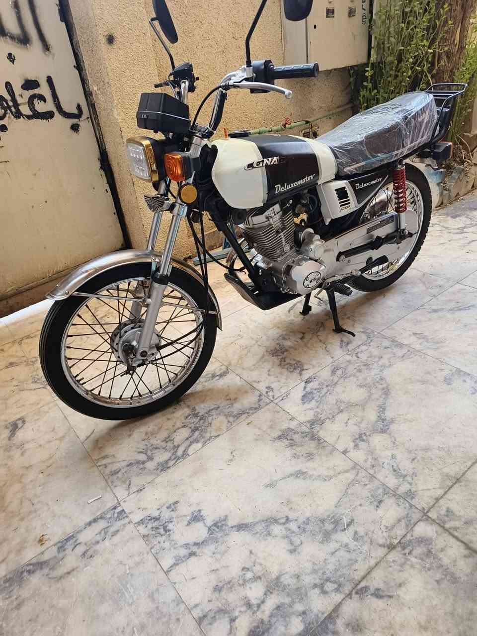 دراجه ايراني اوراق اصوليه 7اوراق كاملات موديل 20 مكينه امتيار مكينه ستوته كهربائيات شغاله سلف وهندر شغال مابيها أي نقص سعر 750 رقمي ***********

