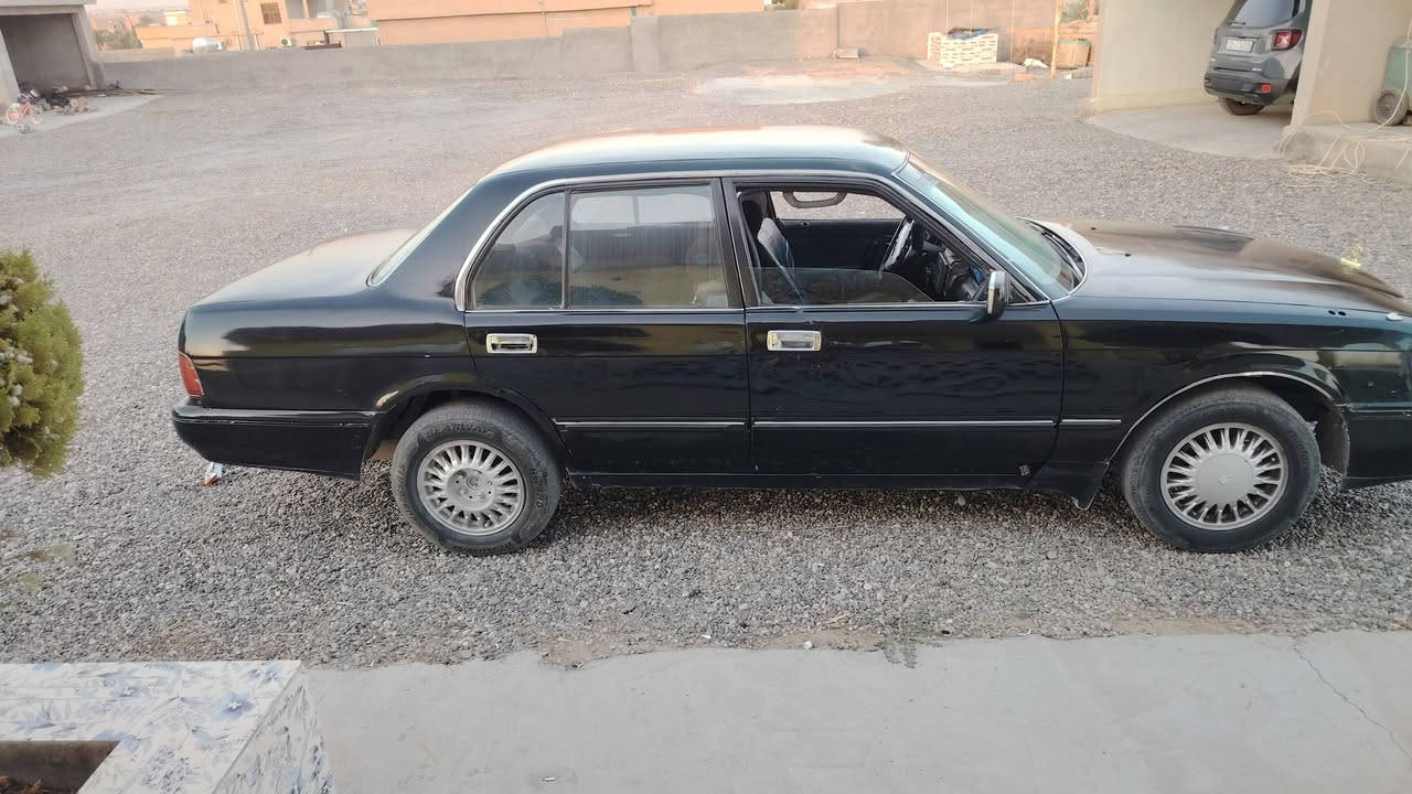 السلام عليكم أرنب 93 مسجل صلاح الدين  فحص شرط التحويل محرك كير ونجي شرط صدر كلو جديد الداخل نضيف بيها صبغ مكانت ابيع عام والسعر ٢٩ وبيه او مجال او مراوس اتصل عله الرقم ***********
