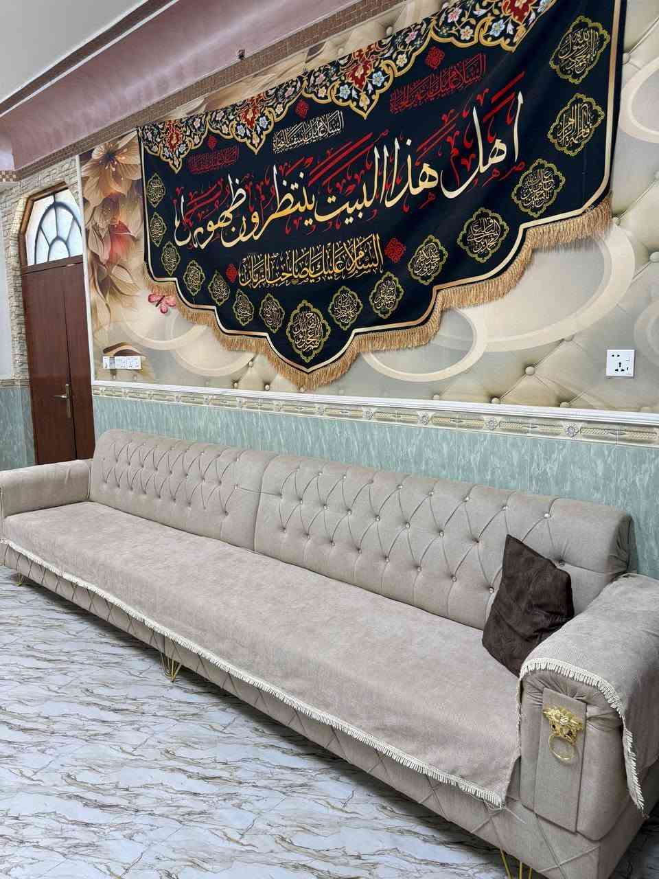 دار للبيع طابو صرف
*************** 
المساحة ٢٠٠ متر
الواجهة ١٠متر
نزال ٢٠ متر
************
♦️ #الموقع 
سماوه سيد جبار 
بشارع مستوصف    
**************
يتكون من طابقين

#طابق_الاول
♦️غرف نوم عدد ٢
♦️استقبال 
♦️وصالة
♦️ومطبخ 
♦ومحل 
♦️وصحيات داخل وخارج وطارمة
*************************
♦#طابق_الثاني

غرف نوم عدد 3
وصاله
وصحيات
*************************
سعر خاص 
للاستفسار الاتصال او مراسلة واتساب ***********
