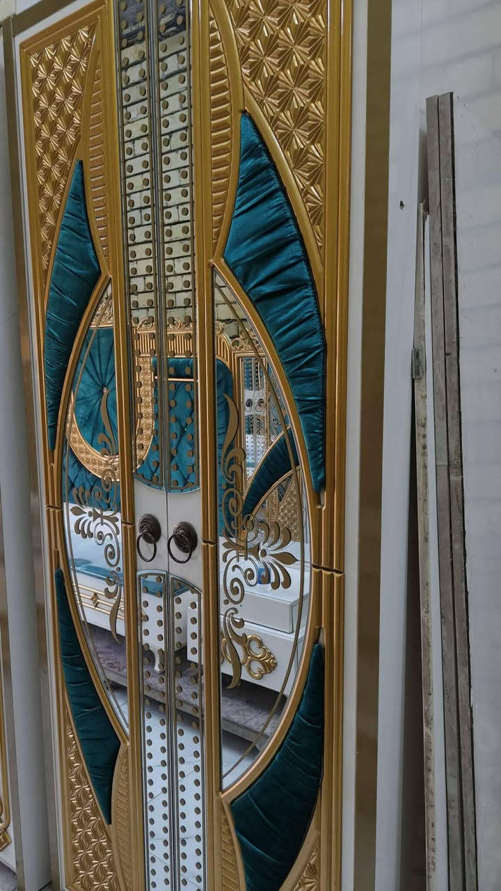مكلفه بالنشر غرفة نوم تركيه  9 قطع ضخمه ونضيفه جدا ب900 العنوان بغداد مدينة الصدر اتصل ع رقم ***********
