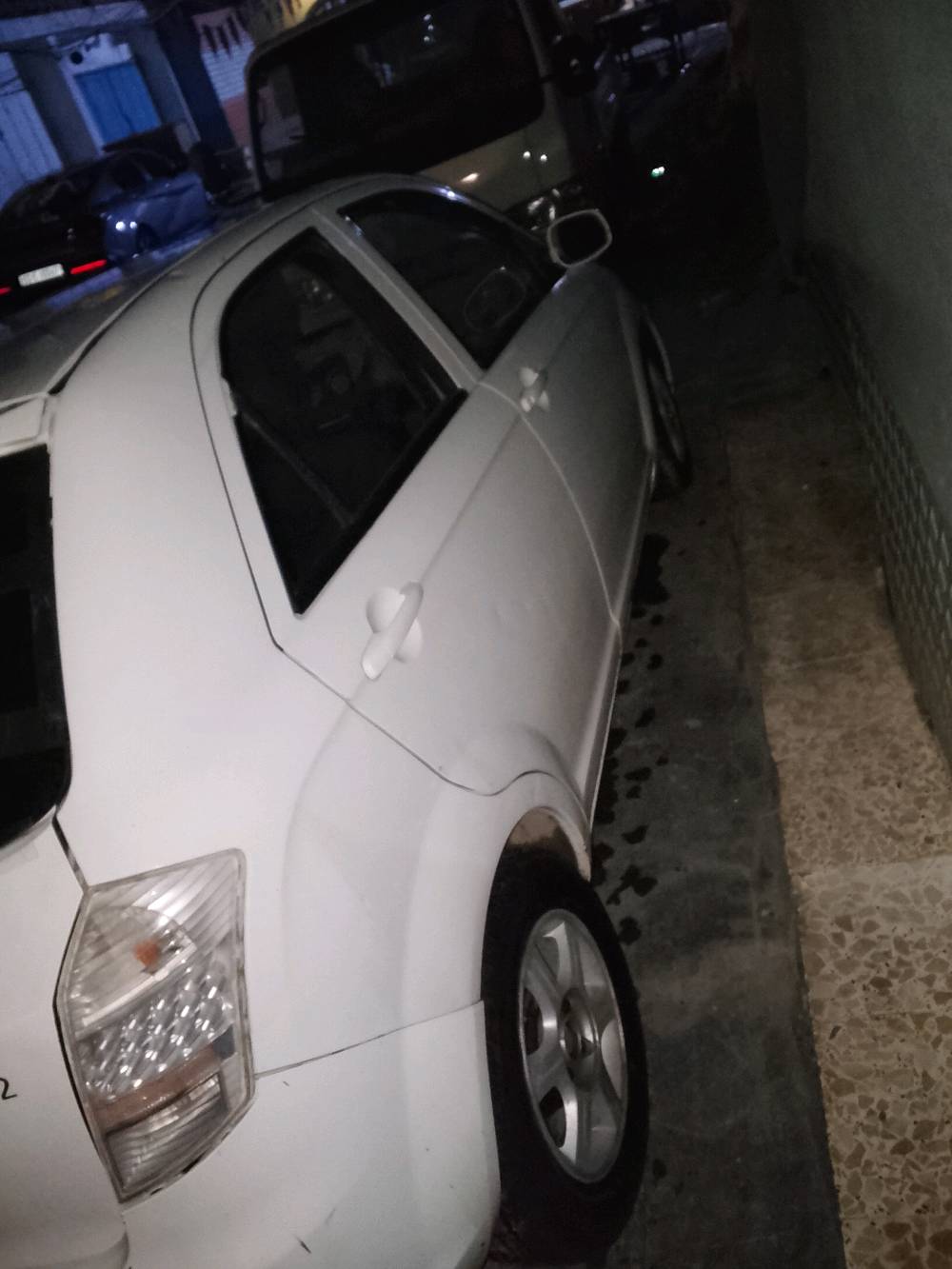 السلام عليكم سياره فاو V2 رقم بغداد بسمي موديل 2013 لا ضربه ولا صبغ كير اوتو تبريد شغال مكاني بغداد الجديده السعر 25قفل ***********