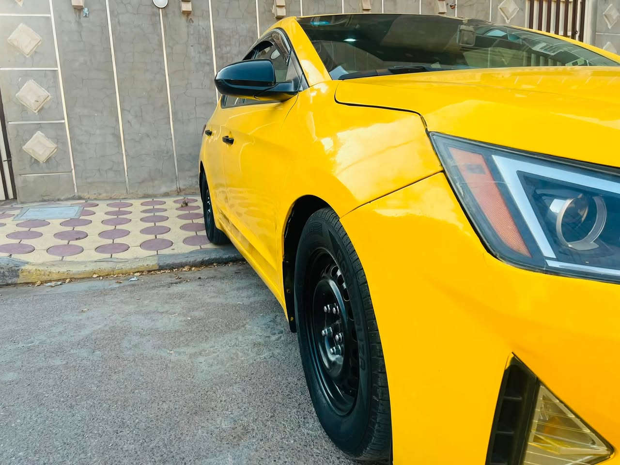 السلام عليكم
الانترا للبيع تكسي 

موديل 2019 

رقم بغداد دولي 

بسمي شخصياا 

حادثها فقط بنيد وجاملغ  

كير مكينه شرط 

تبريد ثلج 

صبغ اولى

صدر امامي خلفي جديد 

تخم تاير جواها جديد 

مدوشمه ارضيه وكشنات 

مكان السياره بغداد العبيدي  

للاستفسار ‭***********‬ تصل وبيك خير وتدلل
