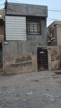 من رخصة الادمن..اخوان دار للبيع المساحه 70متر مربع الواجه6متر والنزال1...