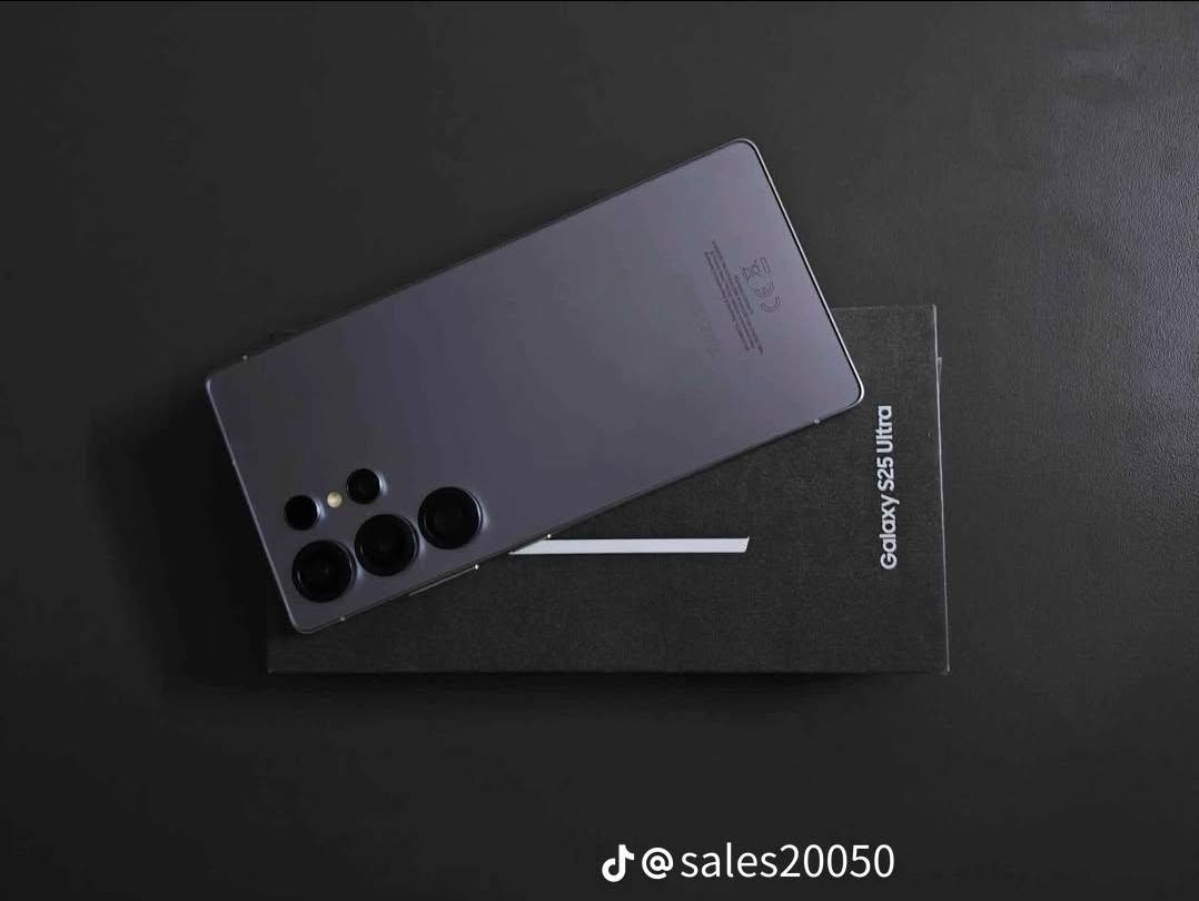 جهاز سامسونج للبيع جهاز نضافته فول الفول جهاز مستعمل شهر  مو اكثر  مكفول من كلشي بي وتاخذه شرط تفحصه يلا تنطي فلوس مكان النجف ناحيه الحريه ***********

نص مكتوب في الصور:
- @sales20050
- @centeralrwad3