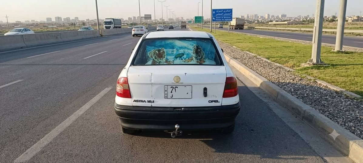 سلام عليكم
اوبل استرا محرك 1600 موديل 93 رقم واسط انكليزي هزه وسنويه ولوحات جدد السعر 23 العنوان واسط النعمانيه

للاستفسار ***********
