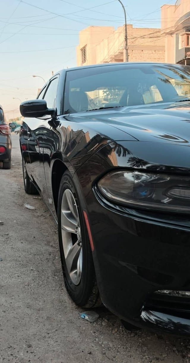 دوج جارجر لون اسود رقم بغداد فئة sxt وارد امريكي ضرر جدآ بسيط بدون ايرباك صور الضرر مرفقه مع الصور استخدام شخصي سيارة نظيفة كير ومحرك كبس شركة ماشية ١٥٢ الف كيلو متر  ***********
