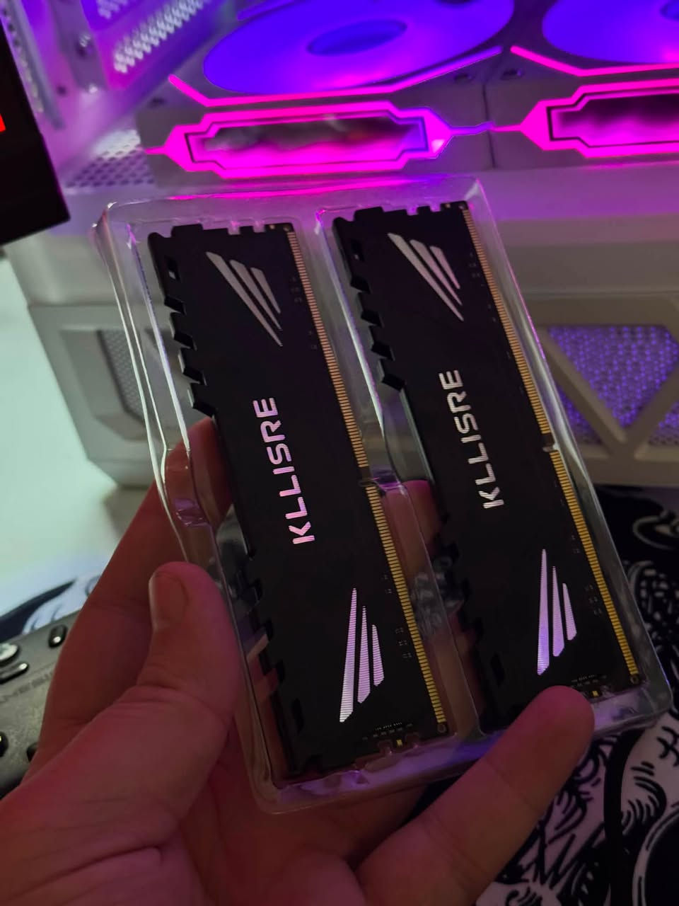 كم شغله للبيع
رامات 32g ddr4 3200 جدد ما مستعملات 
ب ١٨٥ وبيها مجال 

ستاند شاشه هايدروليك. يتحمل حجم ٢٤-٣٢
بي اناره بالقاعده. ب٣٠ الف وبي مجال 

فانات شبيه ليان لي عندي ١٥ قطعه  عادي و ريفيرز 
ابيع الوحده على ٦٥٠٠ متوفر ايضاً هاب ب ١٠ الاف

Ups  حجم ٢٠٠٠ 
يشغل مونتر و اكسبوكس سيريس اس  ١٠-١٥ دقيقه 
ب ٤٥ وبي مجال بسيط 
بغداد البياع 
***********
