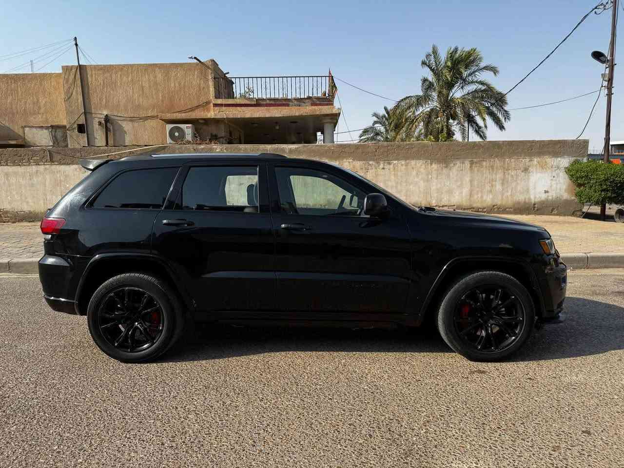 Grand Cherokee x 2021
المحرك: 3.6 لتر V6 Pentastar

ناقل الحركة: أوتوماتيك 8 سرعات

نظام الدفع: دبل 4×4

المسافة المقطوعة: 121,000 كم

كشنات جلد و مخمل 

دوشمة 

شاشة كبيره ابل كار و اندرويد     Uconnect

كامره خلفية 

حساسات خلفية

فتحة سقف

جنطة كهربائية 

مثبت سرعه 

تشغيل عن بعد 

بصمتين واحده احتياط 

تبريد قطعتين 

نظام مانع انزلاق 

نظام اوتو ستوب

دوسة صعود اوتو مع فتح الباب 

طقم تايرات جبلي موجود احتياط 

السياره عالشركة ما مبدل بيها اي قطعة 

سعر 260 وبيها مجال للشراي 

للاستفسار ***********

مكلف بلنشر الخاص مغلق اتصل
