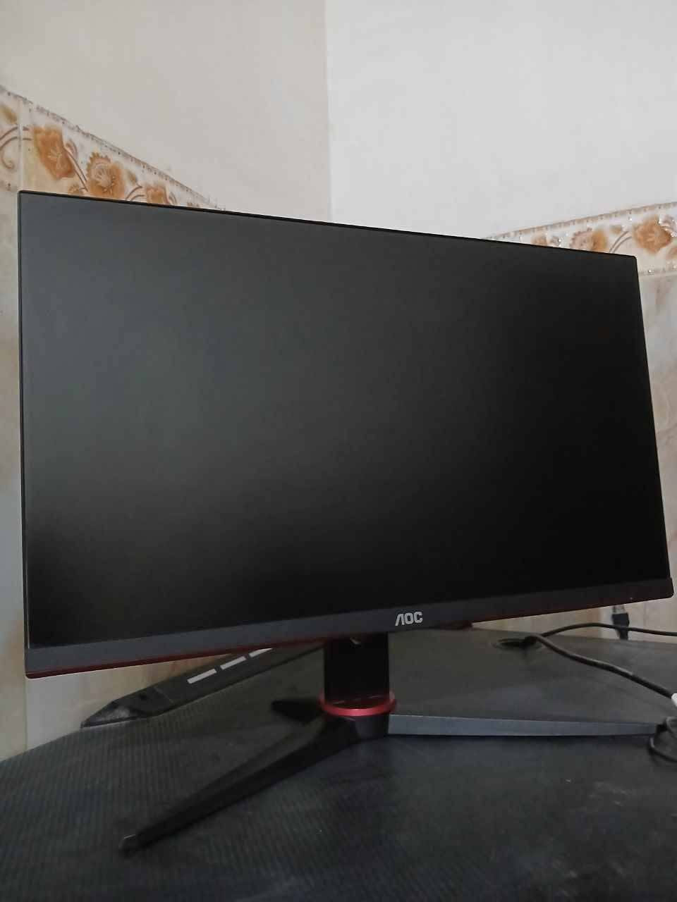 شاشة aoc مواصفات مذكورة بالصوره
165 hz
1920×1080p
24 inch
VA panal
 اخذتها من العالميه 
محلقات كامله مع كيبل hdmi و dp
للاستفسار المراسله على الواتساب 
*********** حلة, بابل
