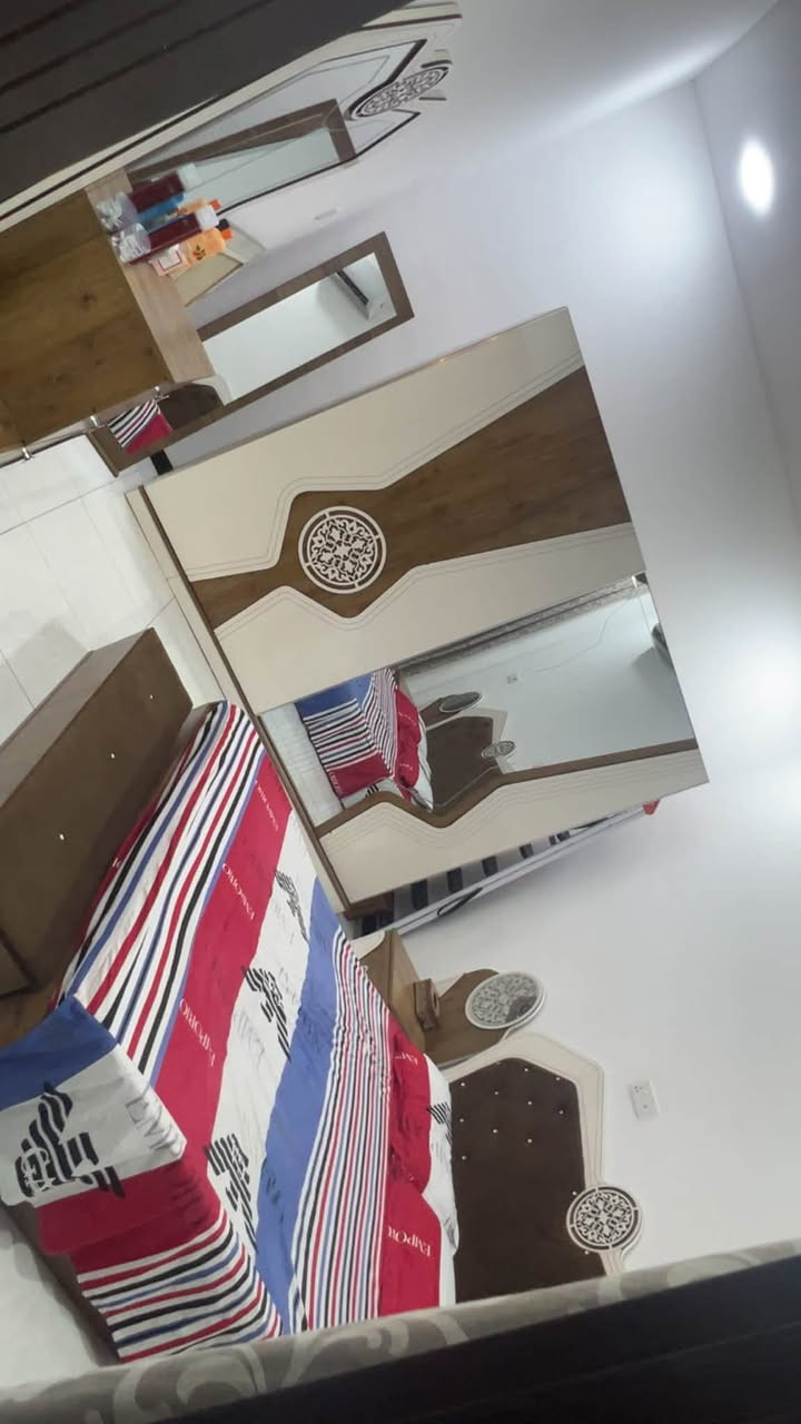 غرفة نوم تركيه / 8 قطع 
فقط فطر بالجامه بسيط ، غرفه قويه ومابيها اي كسر 
السعر / 400 الف وبيها مجال بسيط 
العنوان / بغداد - حي الجهاد 
للاستفسار مراسلة الرقم واتساب ***********
