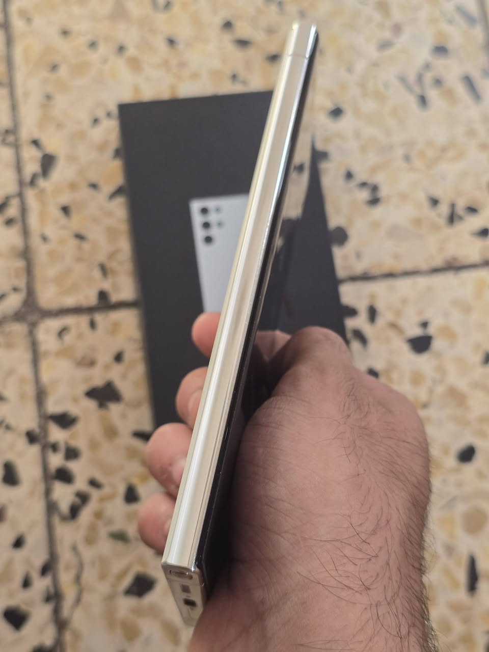 سلام عليكم s23 الترا ذاكره 256 جديد جدا شخط مابي كامل ملحقات سعر ٦٥٠ قفل بغداد عبيدي ***********
