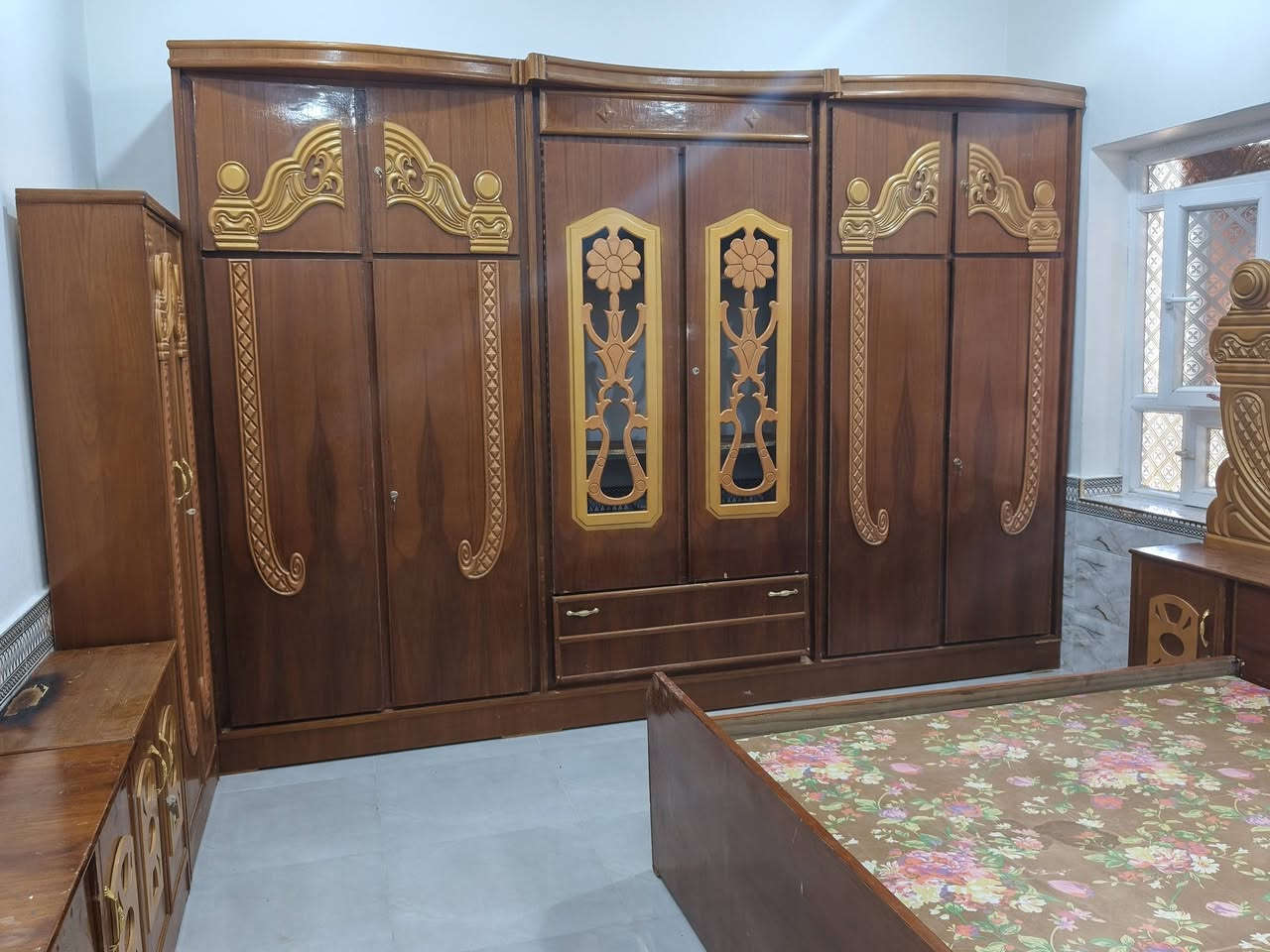 يوجد غرفه السعر 800 وبيه مجال الاستفسار على هاذا الرقم ***********
