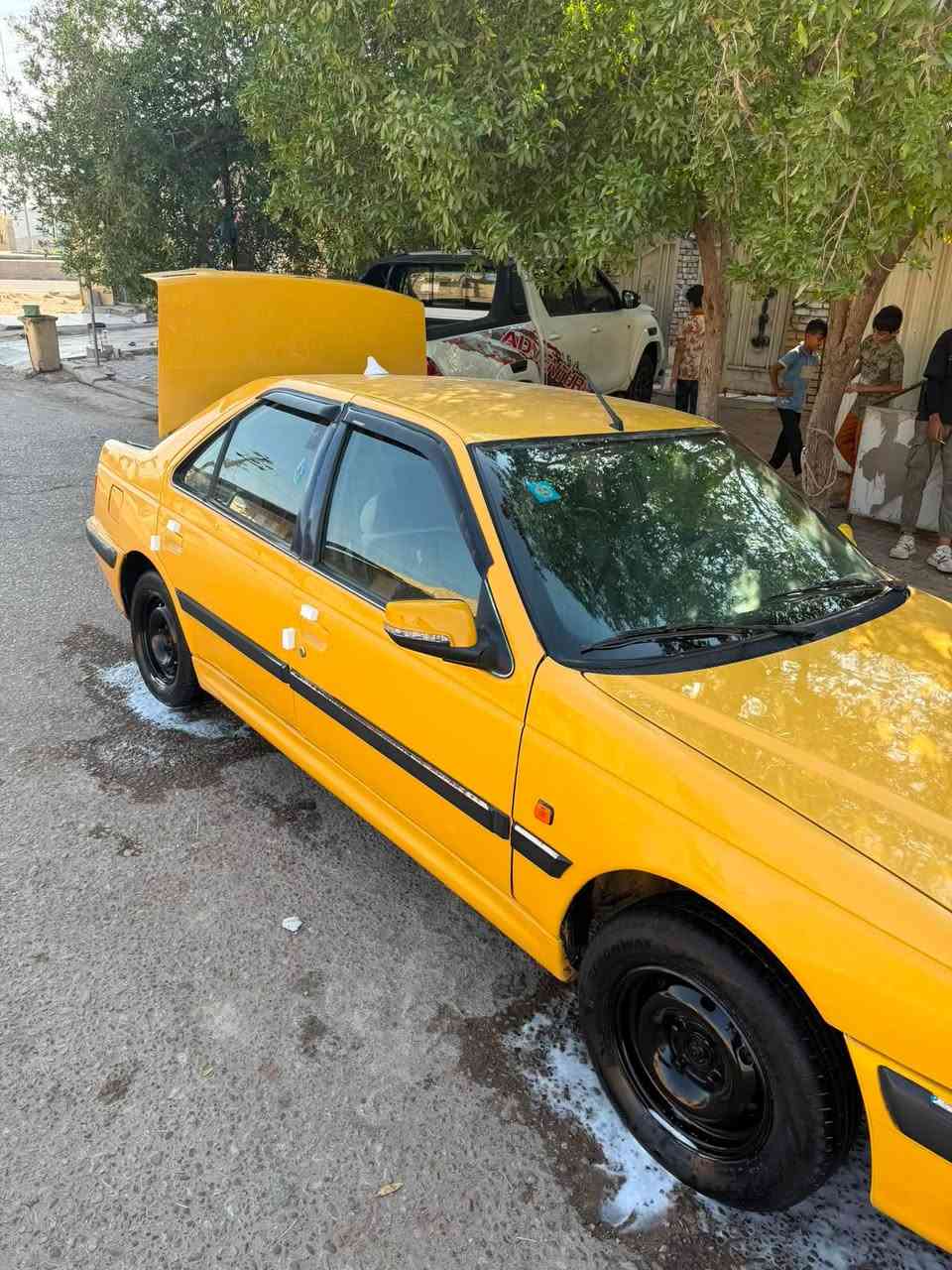 سلام عليكم بيجو بارس / موديل 15 / مصفره هيئه وغرامه سنويه جديده سياره جاهزه ومكفوله ) مكينه وكير وحداديه وتبريد ثلج ⛄️ سعر / 34) 
***********
