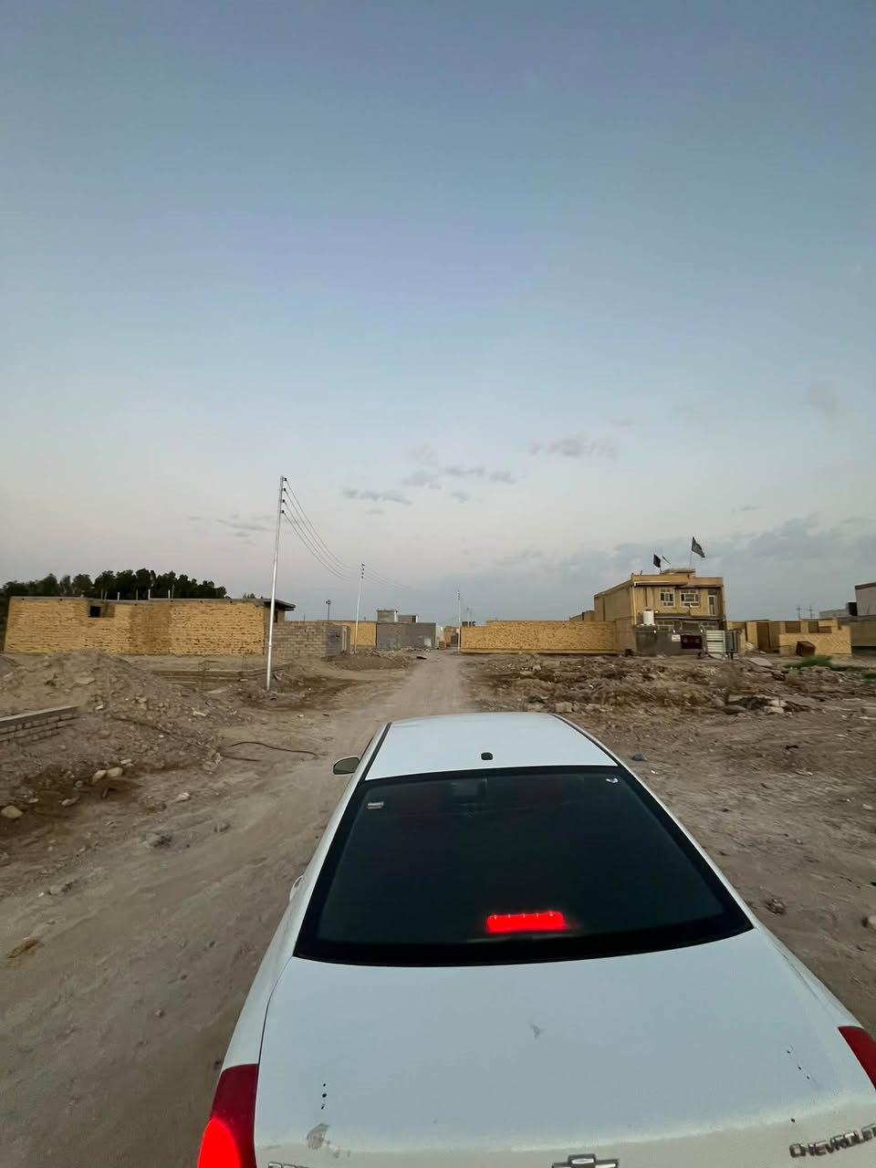 قطعه زراعي المساحه 100م متوفر كل الخدمات المكان اسديناويه شارع المرطبات السعر مناسب للاستفسار ***********
