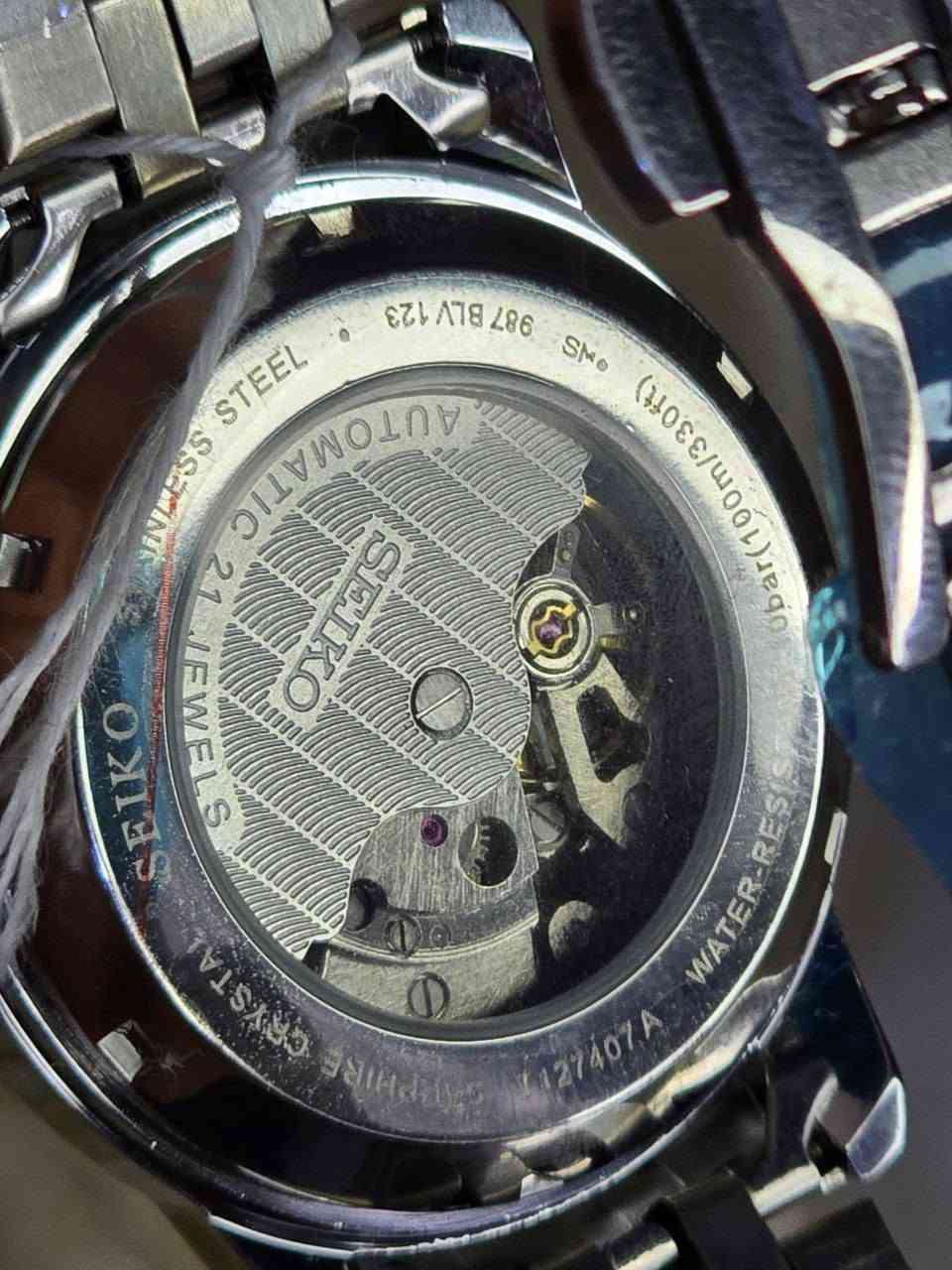 ساعة من ماركة سيكو SEIKO ماستر

تحفة فنية
مكينة اوتماتيك 21 حجر
قلب نابض 
ميناء ملكي اخضر 3D 
زجاج زفير مقبب
سير ستانلس ستيل عالي الجودة
وزن ثقيل + قطر 40 
قفل فراشة 

السعر :40 الف ع اول تم
للحجز والاستفسار مراسلة الصفحة عمارة, ميسان
