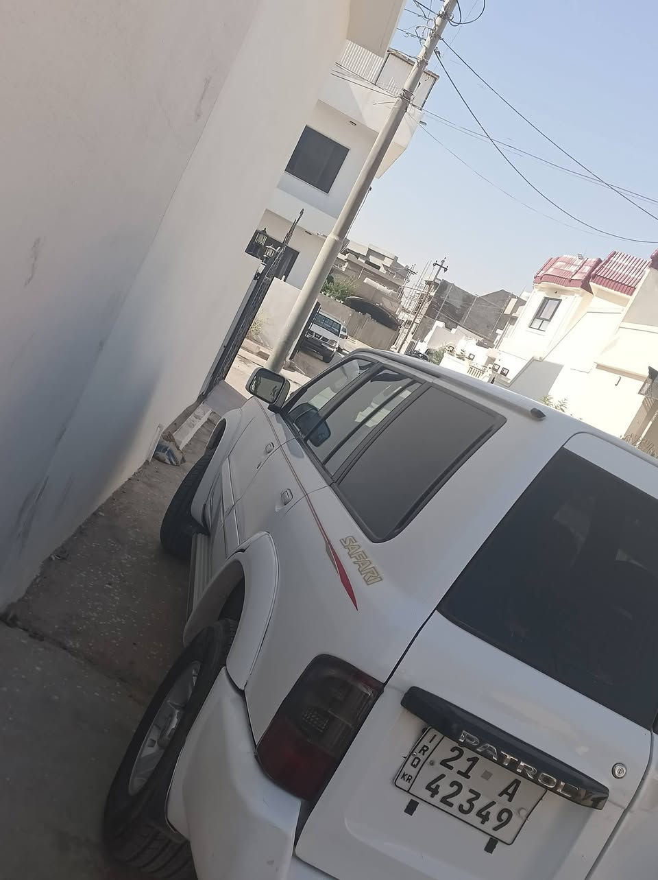 پاترؤل سه فاري ٢٠٠١ سێ پارجه ي سوبوخه بێناو كردن غازو به نزين تحويلو وه كاله ي وه شه رت سعري ٩٠ورقه شؤين كه ركوك كێرومه كينه و ته بريت وه شه رت ***********
