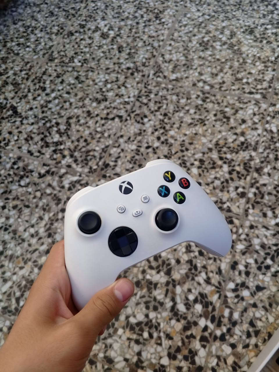 اكس بوكس سيرياس اس للبيع الجهاز بلكارتونة استعمال قليل ما مفتوح وياه جوستك الأصلية ويجي ويه الجوستك بطارية أصلية ✅
اكس بوكس سيرياس اس للبيع جديد بلكارتونة ما مفتوح تجي وياه جوستك الأصلية ويجي ويه الجوستك بطارية أصلية ✅ الجهاز استعمال قليل كلش

  ويجي وياه (يو بي اس) هم جديد✅

بيه العاب مملوكة وبيه أكثر من حساب 
وبيه كامل ملحقاته 

السعر (425) للاستفسار (***********)أو خاص🤍

