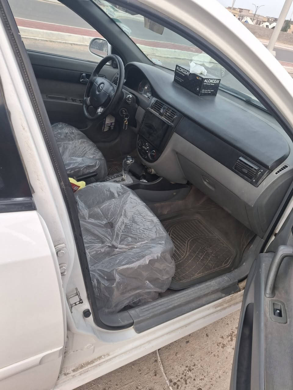 اوبترا مديل ١١ جهازه السياره نضيفه مكينه كير بيه بارد جاملغ خلفي بدون صبغ رشات بسيطه سنويه منتهيه راعيه يريد تحويل مكان بصره  السعر ٦٥ بيه مجال بسيط للشراي للتواصل ***********
