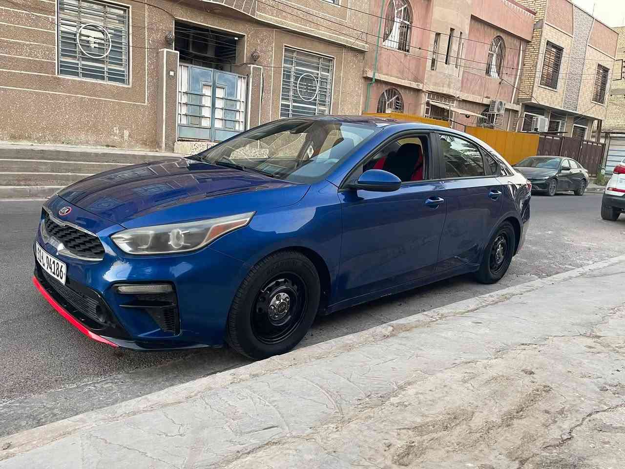 السلام عليكم  كيا فورتي مديل ٢٠١٩ السياره جاهزه من كلشي صدر جديد تايرات جديده تبريد جديد السياره ماعايزه شي السياره ليبل واحد بدون تبديل ماشيه ١٠٠ ميل كير اي تي  السعر ١١٨ وبيه مجال للشراي ورجأ المو شراي لا يتعبني *********** مكان السياره بغداد
