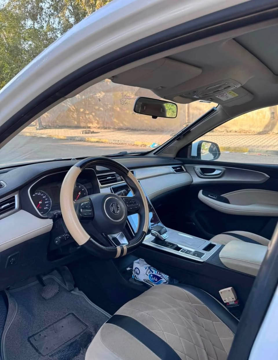 السلام عليكم MG RX5 plus 2023السيارة فول مواصفات معروفة مواصفات الـ plus لون ابيض مشروع وطني ب اسمي السيارة تحويل ثاني يوم السيارة مكفولة كفالة عامة من الصبغ والرصعات فقط بيها باردين شي كلش بسيط بالباب والجاملغ الامامي شخوط يعني ومسويها يم المندلاوي شغل درجة اولى وممبين اصلاً والباقي كلشي كفالة محرك وكير شرط الفحص كلة يم السونار
ماشية 46 الف سعرها 160 وبيها مجال بسيط 
 بغداد - العامرية ***********
