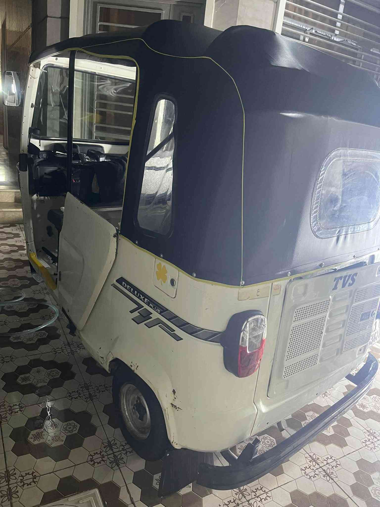 السلام عليكم تكتك TVS موديل 2022 رقم وسنويه بغداد تحويل ثاني يوم مكفوله بيها بس طخه ومرجعيها بالهلال مال جاملغ تكتك خير من الله احلى من الصور ربع متصرف عليها محرك واكسل مكفولات مبدل بيها بستم بس سعرها 
٧ و ٧٠٠ سبعه وسبعميه بيها مجال للشراي 
هاتف *********** متوفر واتساب
