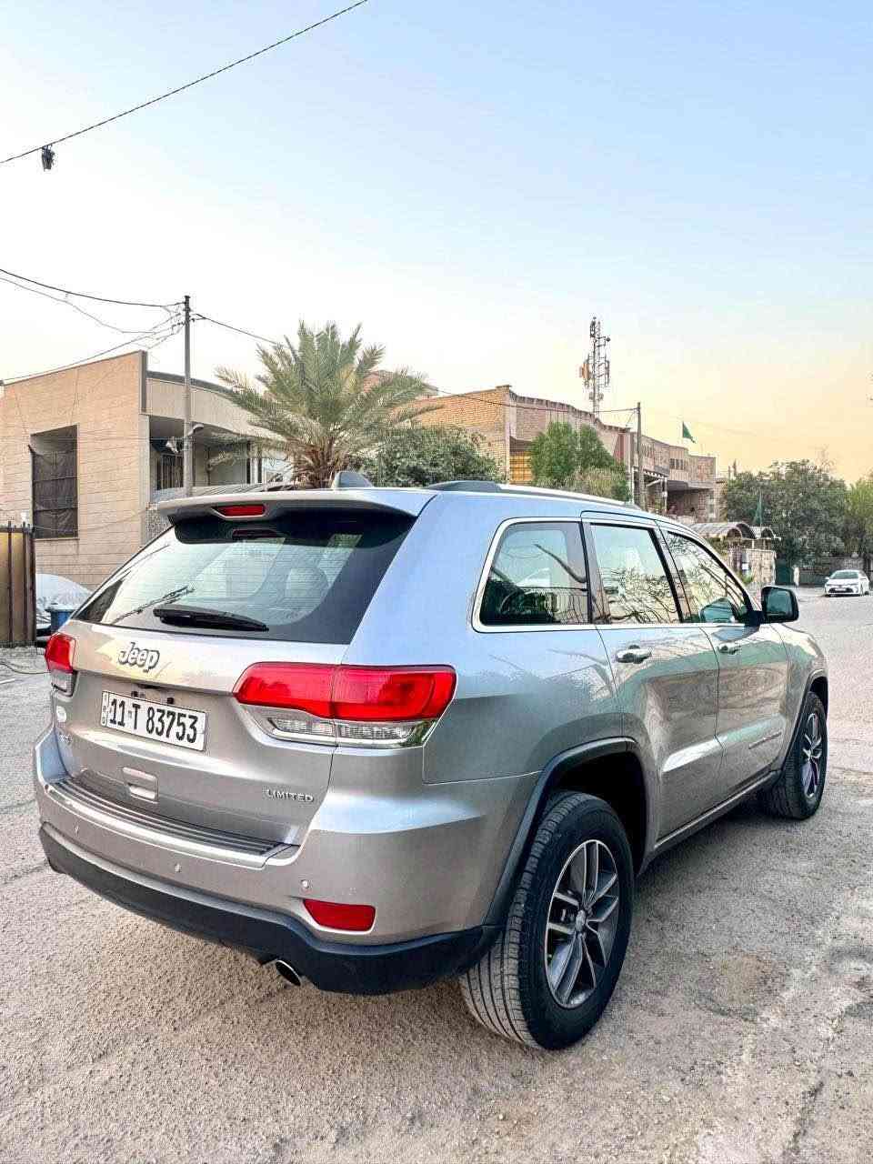 السلام عليكم جيب فئة ليمتد موديل 2017 رقم بغداد الجديد تحويل ثاني يوم محرك 3600 حادثها بسيط طخة بالجاملغ الامامي والخلفي بدون دواخل شرط الفحص فول مواصفات عدا الفتحة بصمة تشغيل عن بعد جنطة كهرباء كشنات جلد وكهرباء تدفئة كشنات رادارات ويل كب 18 وباقي المواصفات المعروفة السيارة جديدة وجاهزة دينار متصرف عليها للبيع فقط السعر 169 ورقة بيها مجال بسيط جدآ حق الجية للاستفسار *********** مكاني بغداد غير متواجد عالنت الشراي يتصل بغداد, العراق

