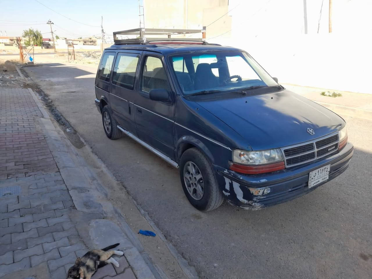 السلام عليكم للبيع  سياره كلايزر موديل 1992 كير ومحرك بلادي دوج 3300 سياره نظيفه مابيه مصرف مال جناي سنويه عضم عاج الماني سعر 33 بيه مجال اي استفسار اتصل ***********
